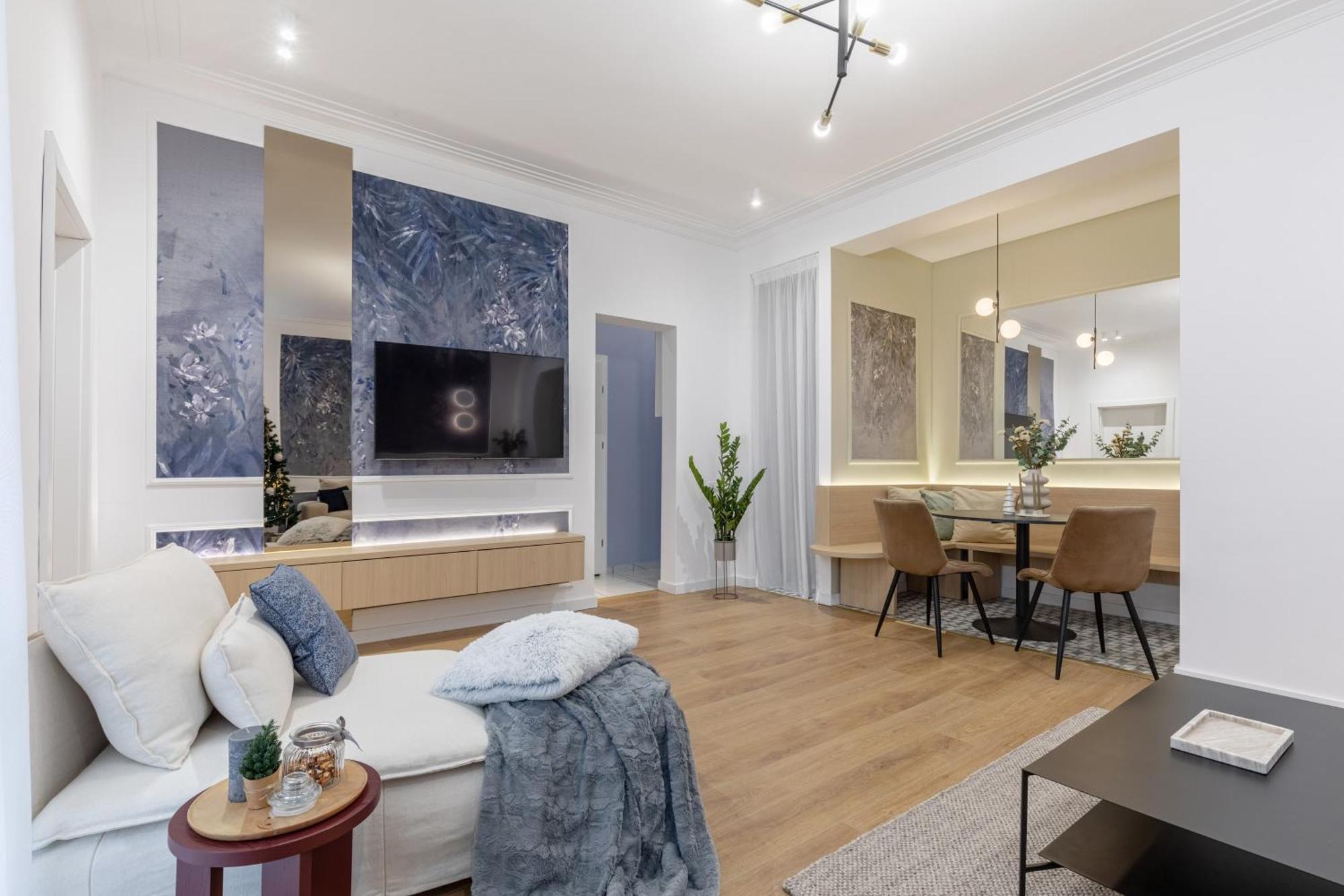 Holt Luxury Piata Romana 2br Urban Sanctuary Apartment *