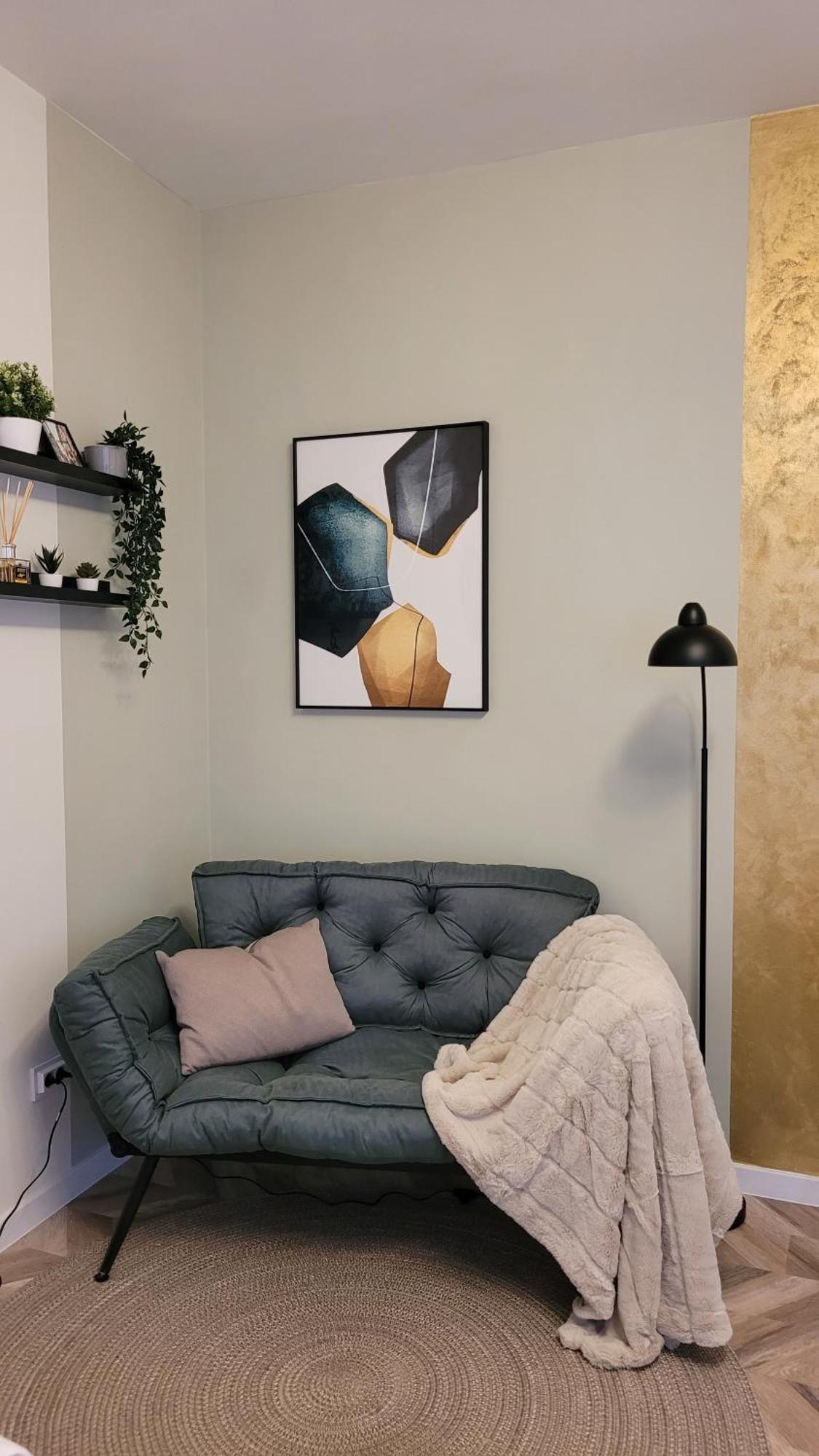 Modern Apartment *
