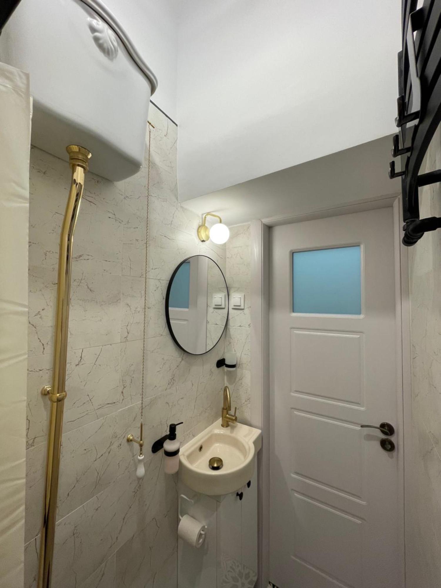 Studio Alice Romana Square Apartment