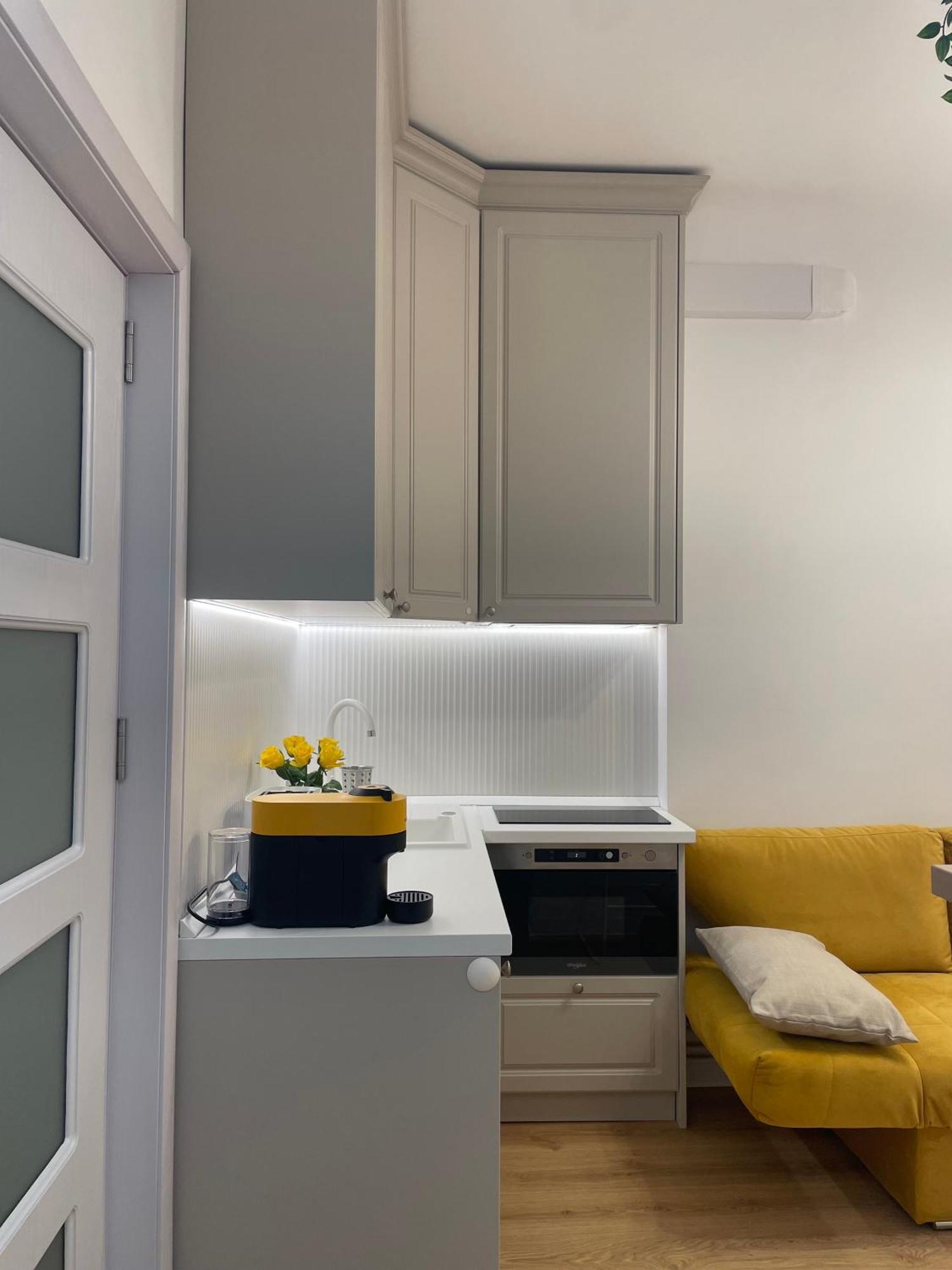 Studio Alice Romana Square Apartment Bucharest