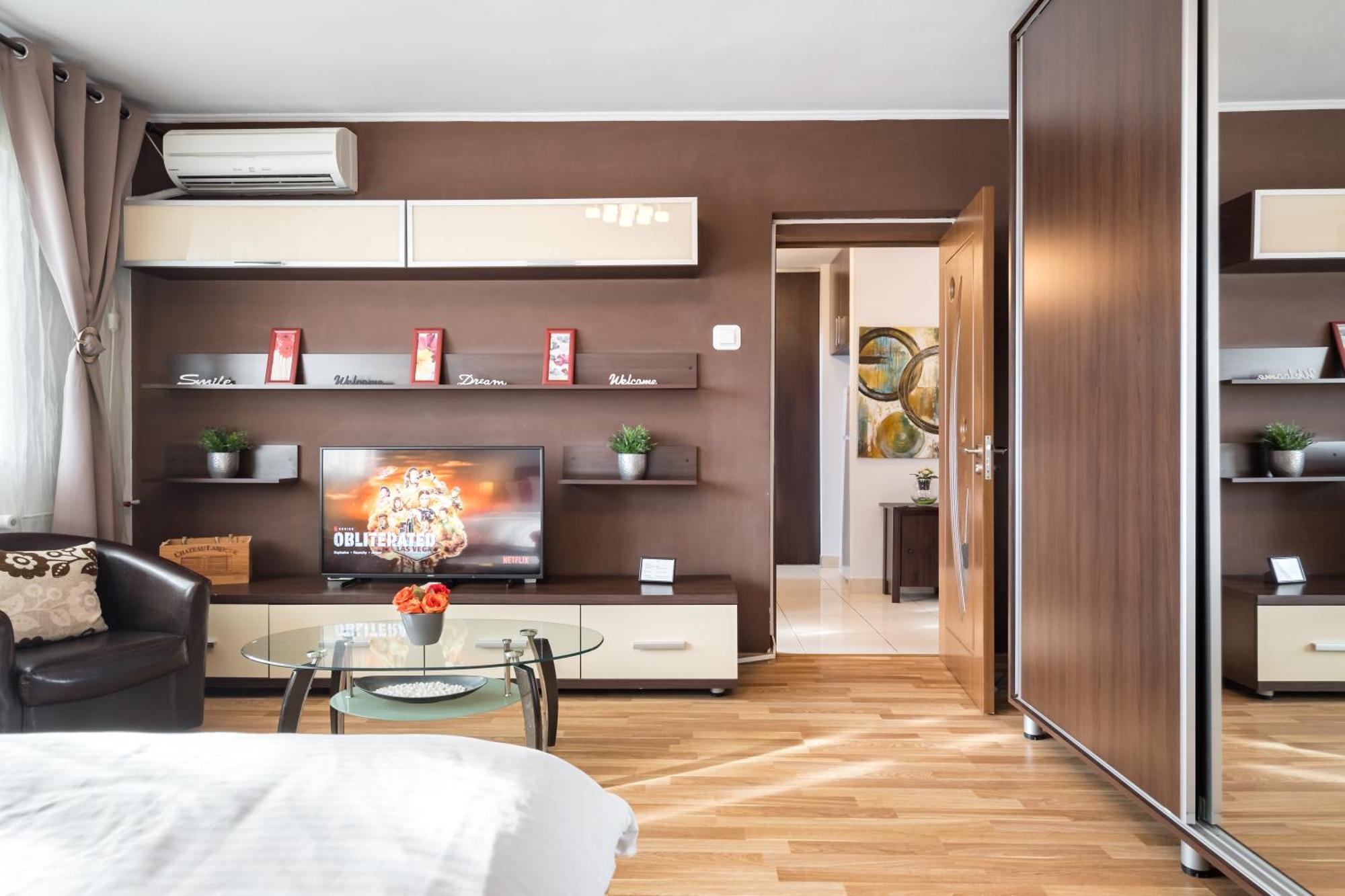 37 By Mrg Apartment *