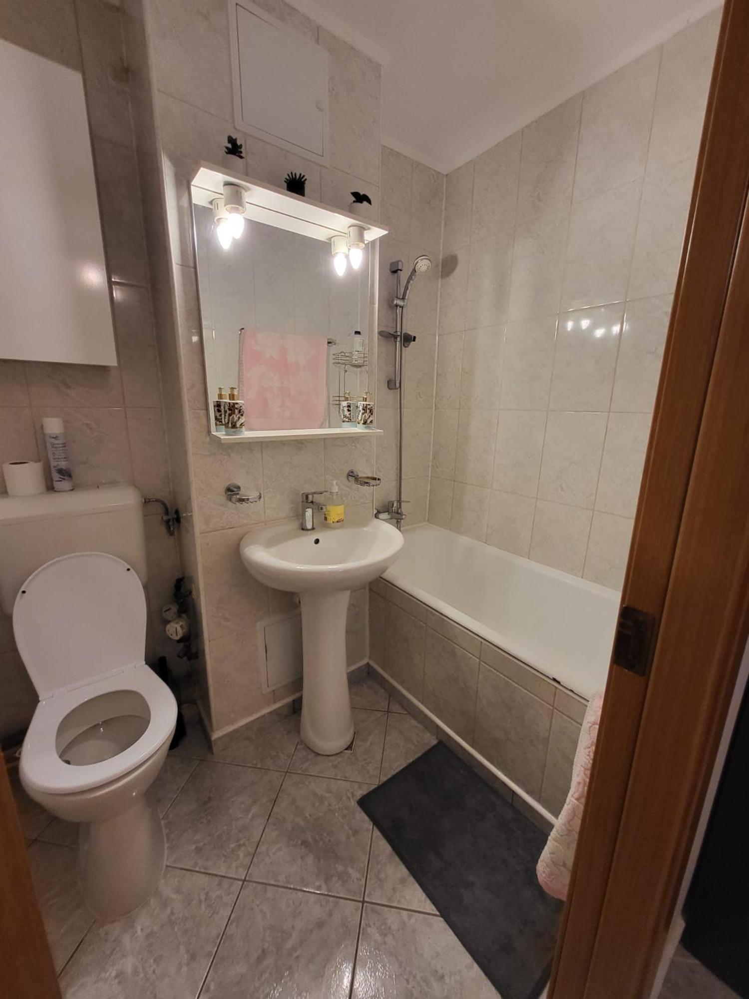 Apartamento Large And Comfortable Mall Vitan Area Bucareste