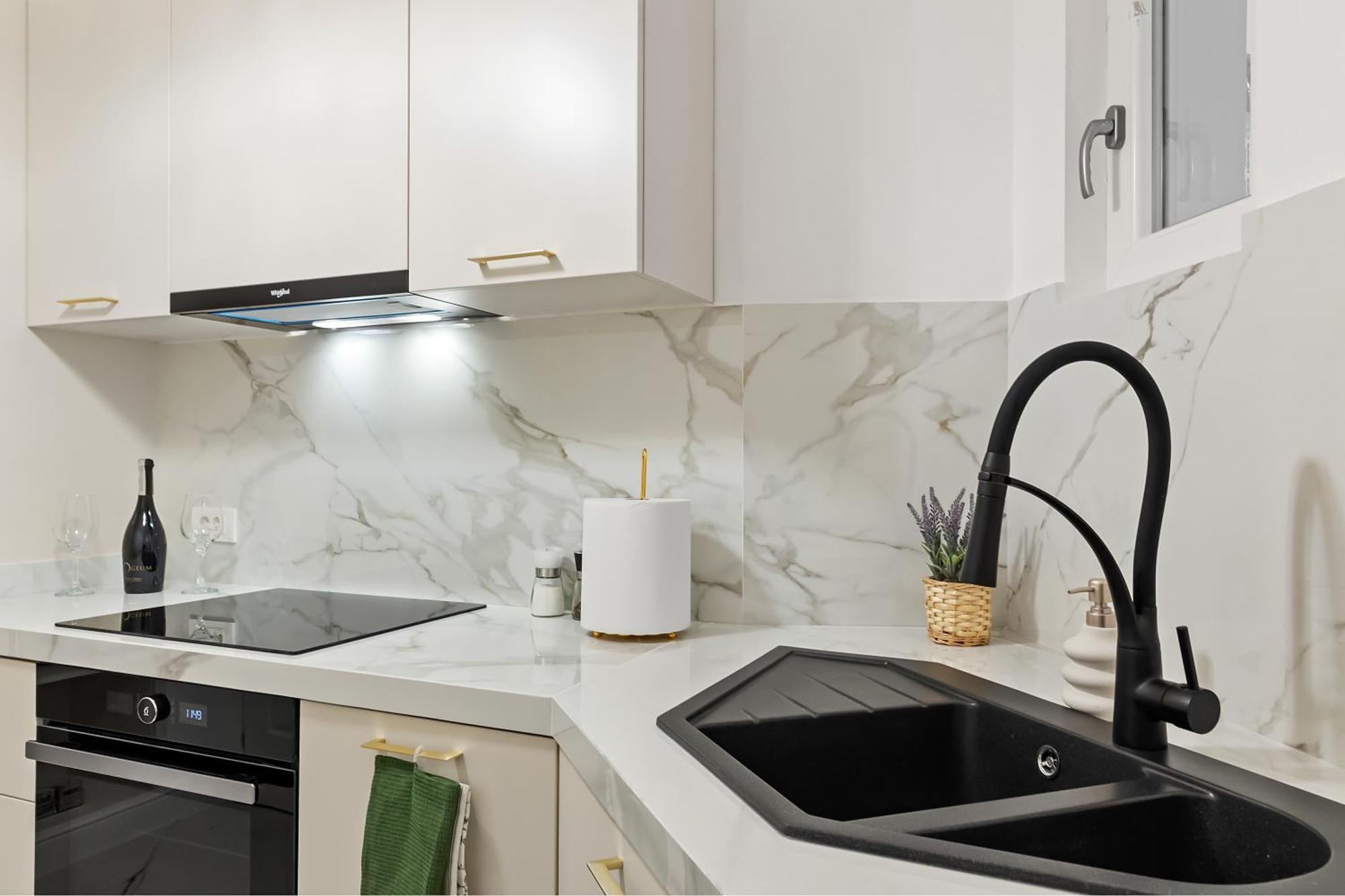 - Rafinament Arhitectural - Blocul Wilson Apartment *