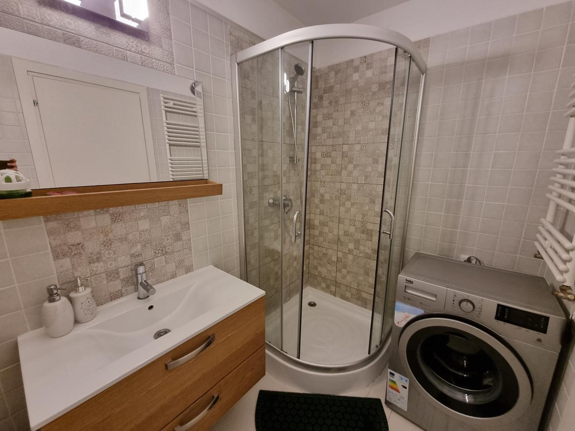 Park 5, 2 Bedroom Bucharest