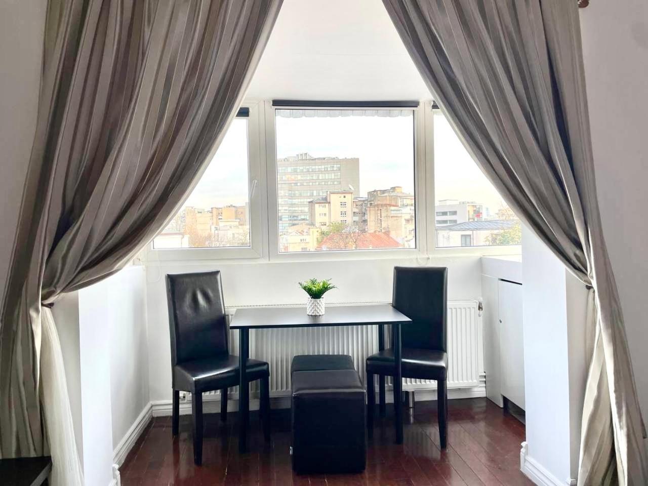 Baroq Central City Apartment * Bucareste