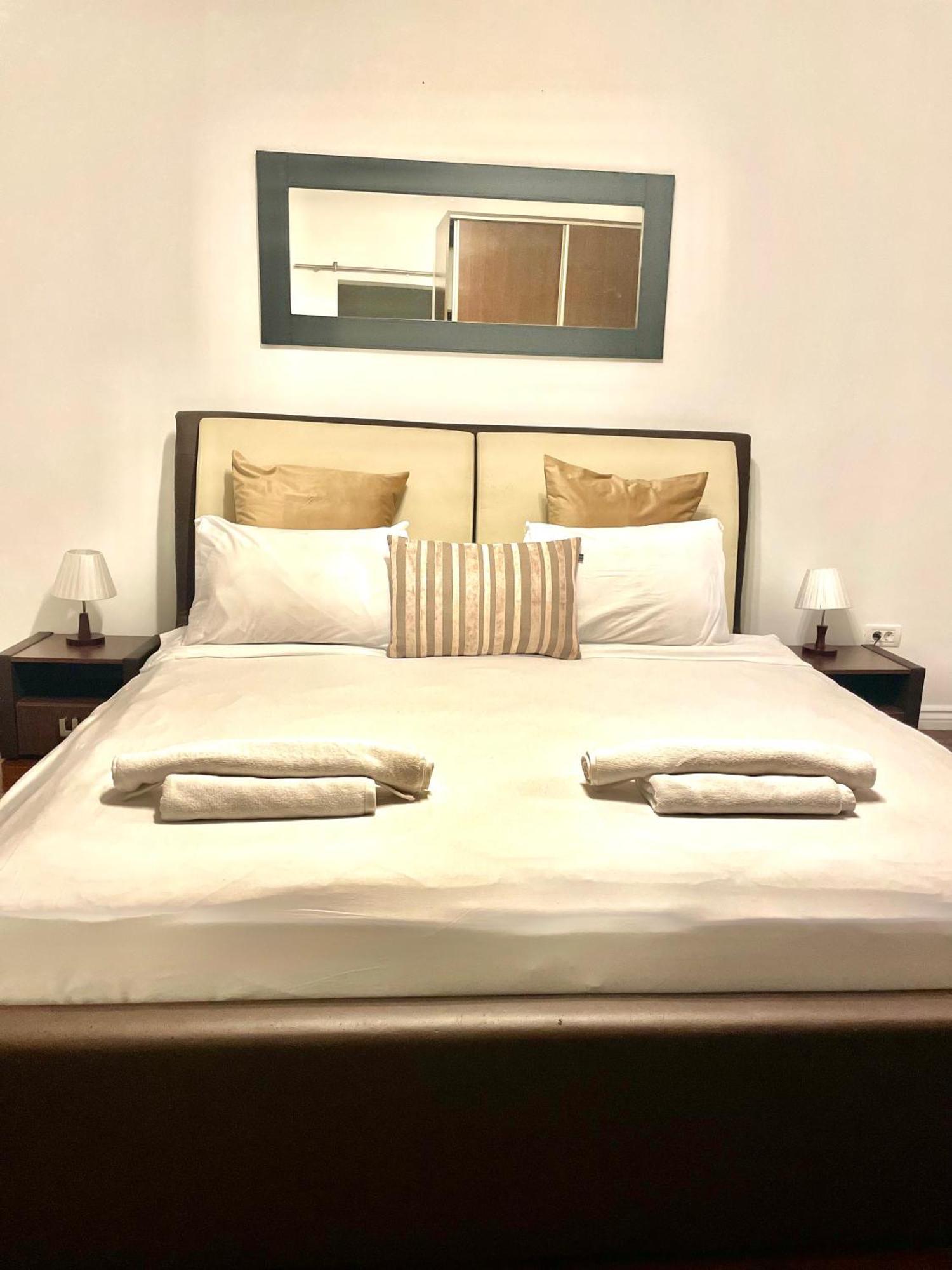 Baroq Central City Apartment Apartamento Bucareste