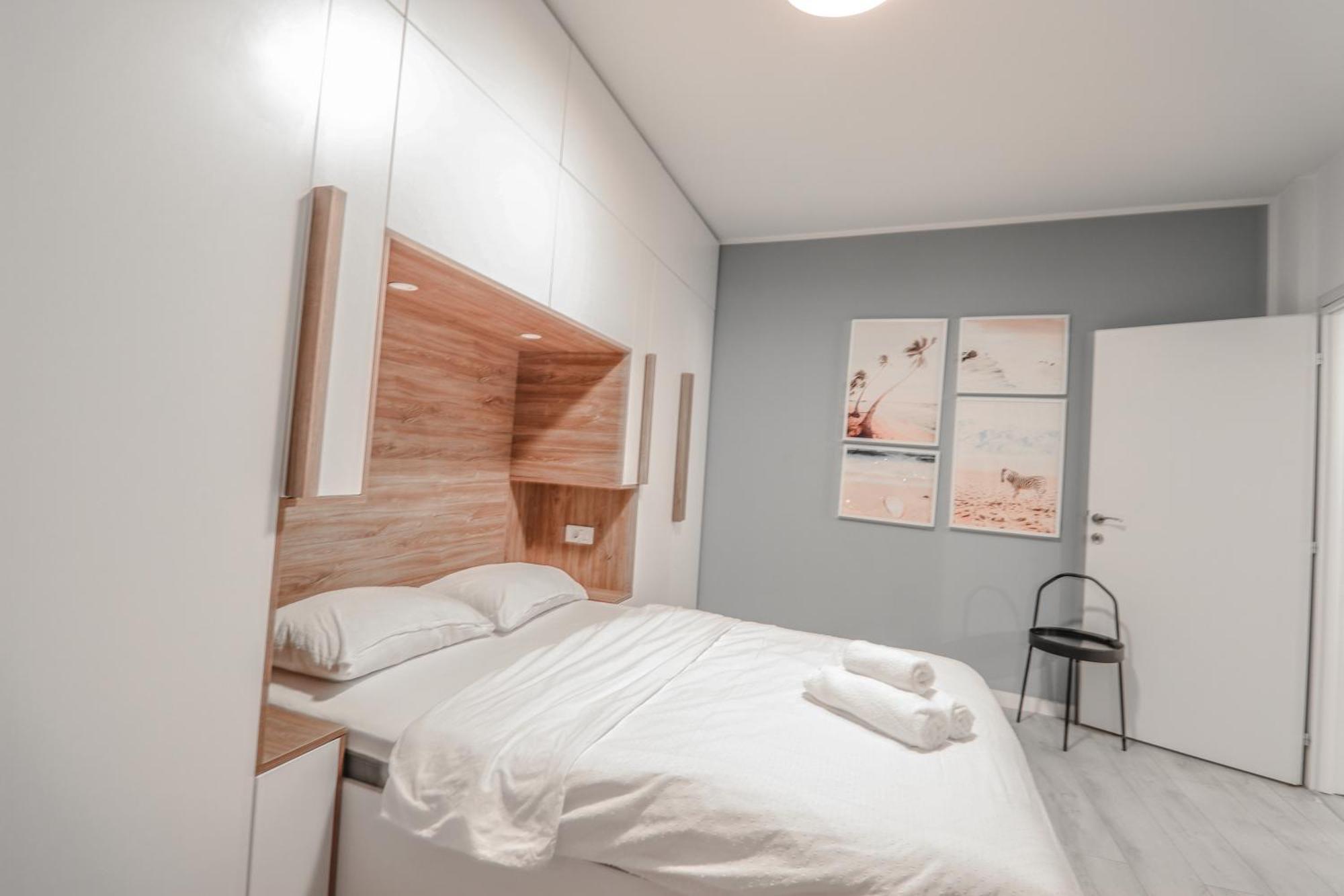 Piata Romana, Two Bedrooms Bucharest