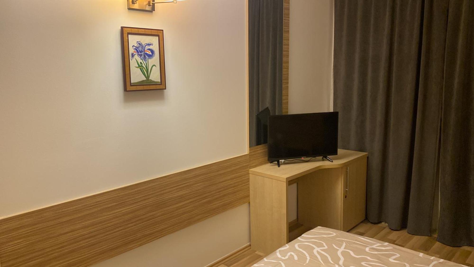 Urban Aparthotel 3*