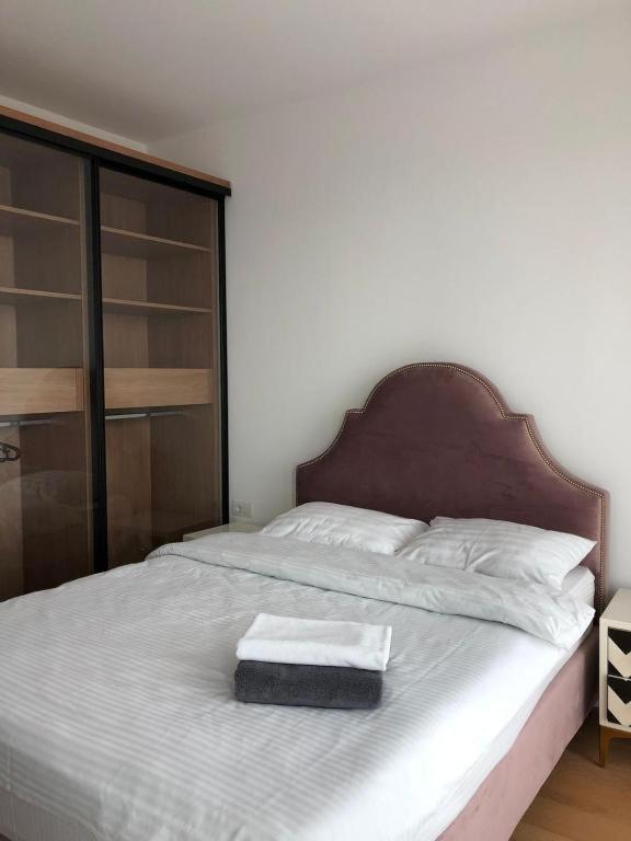 Apartment One Floreasca Near Park Luxury