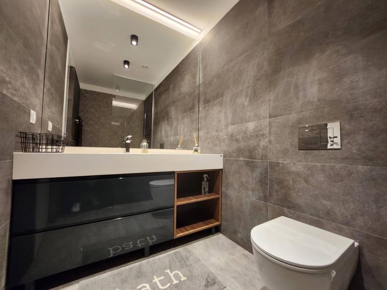 One Floreasca Near Park Luxury Apartment Bucharest