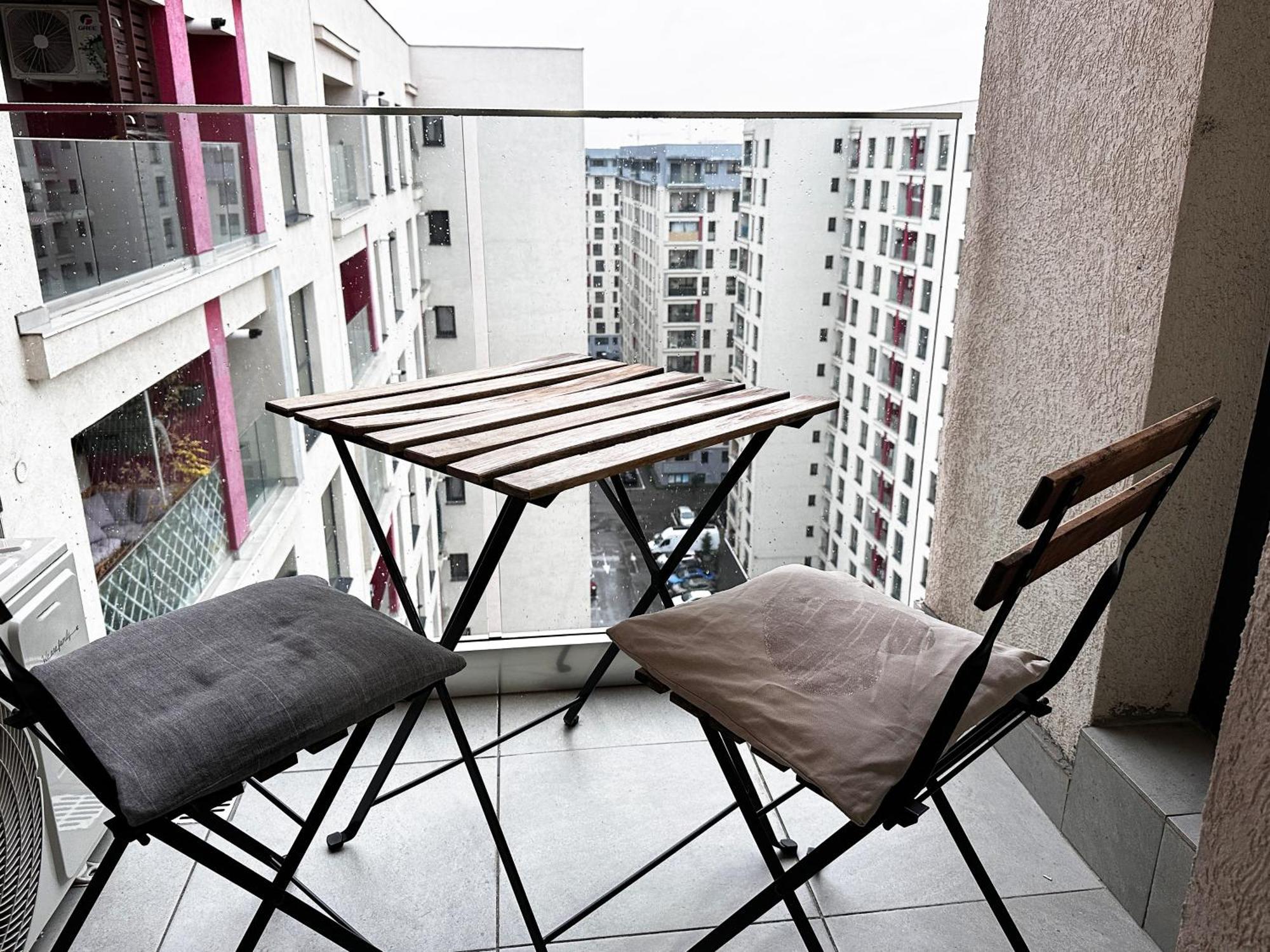 Smart Living Plaza Apartment