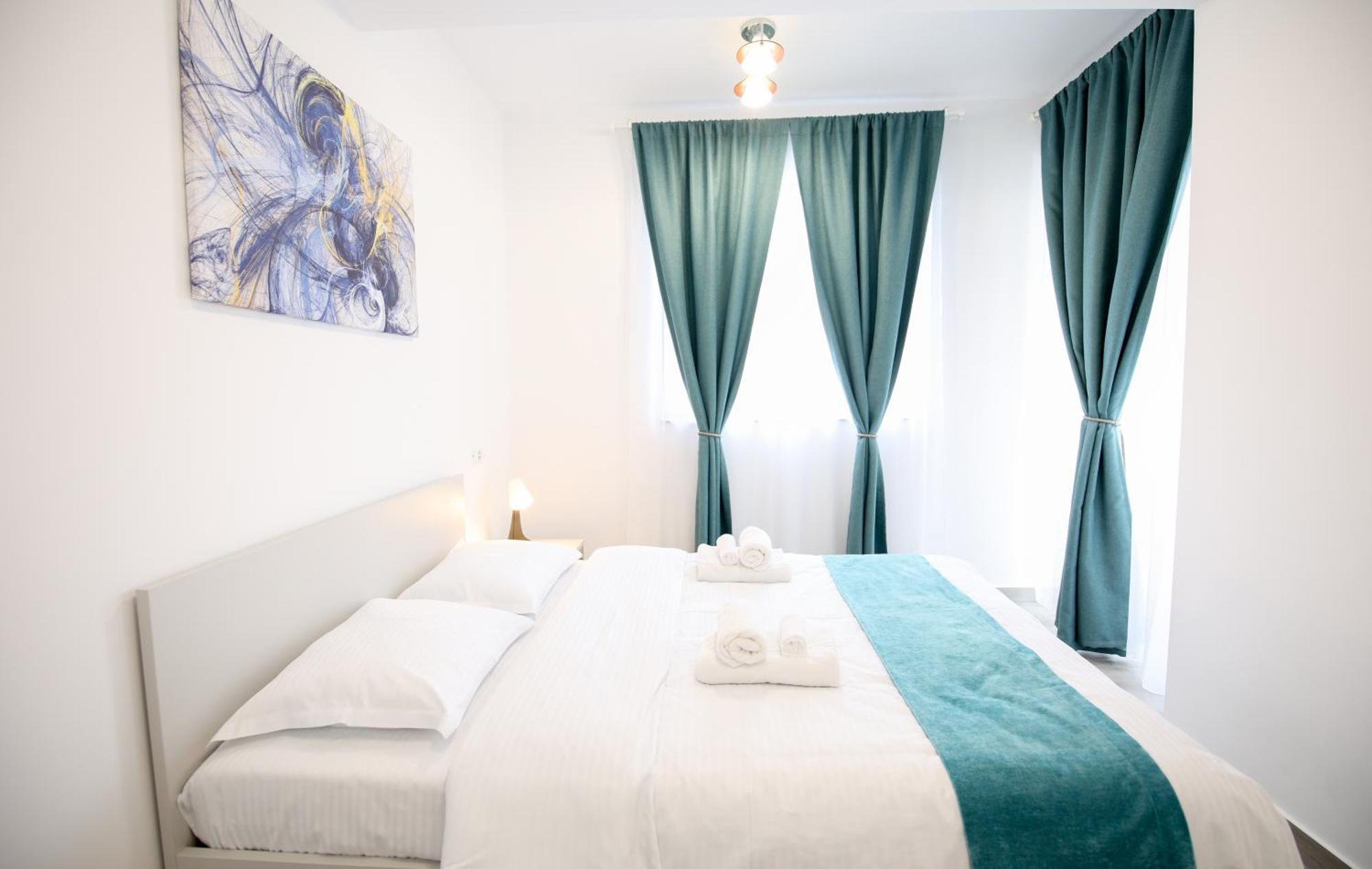 Vitan Oasis ---free Secured Private Parking---self Check-in-- Apartament *