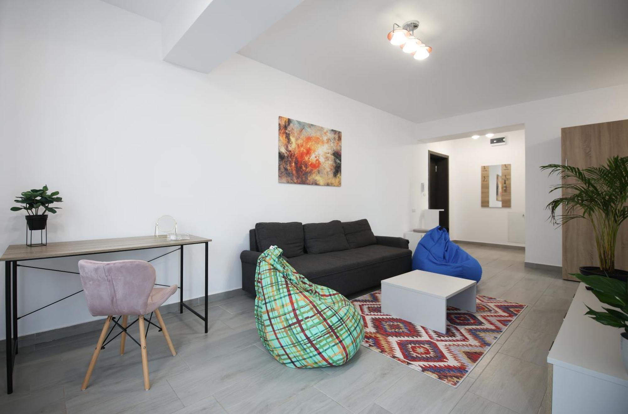 Apartament Vitan Oasis ---free Secured Private Parking---self Check-in-- *