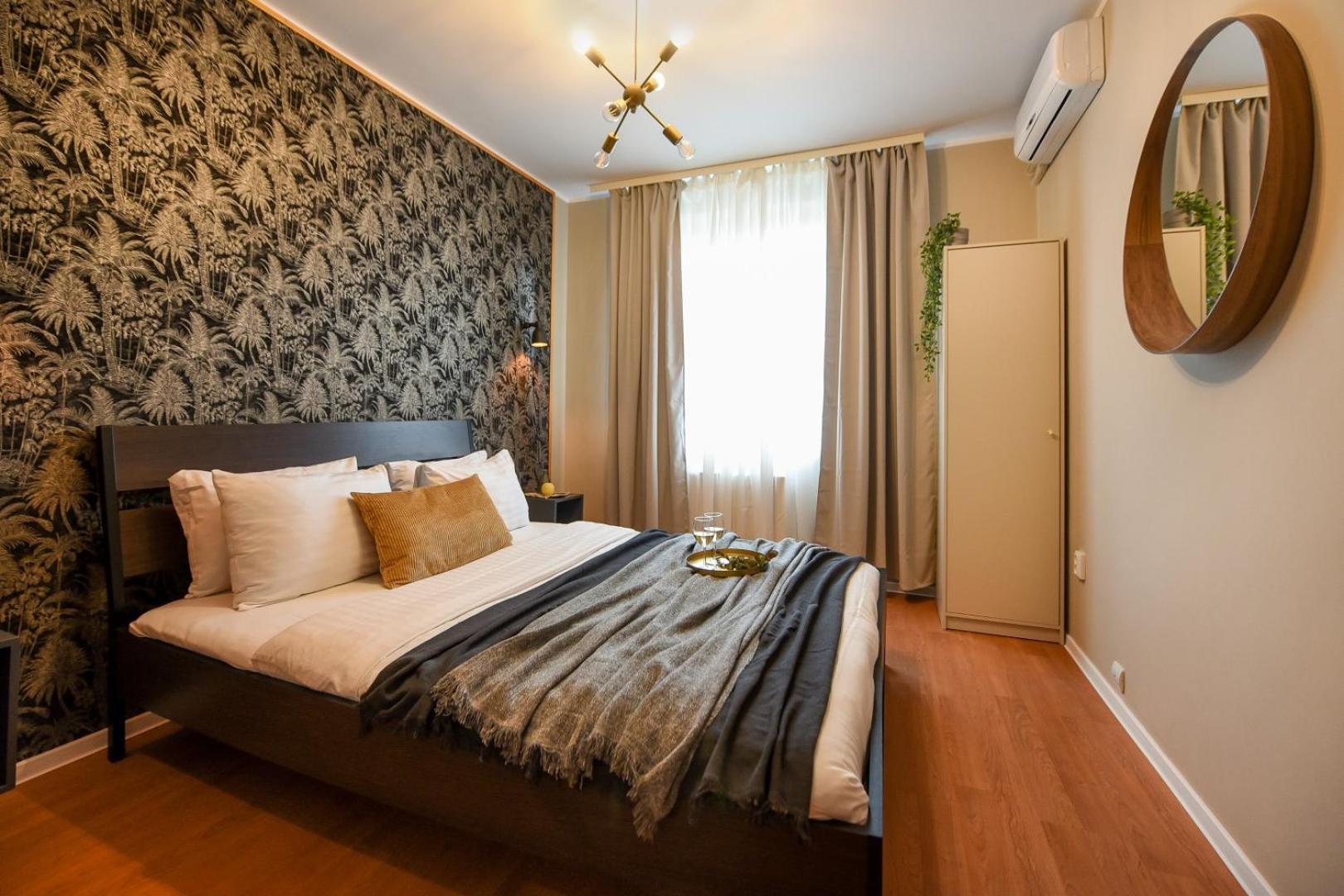 Modern Elegance In The Heart Of The City - romana Square Bucureşti