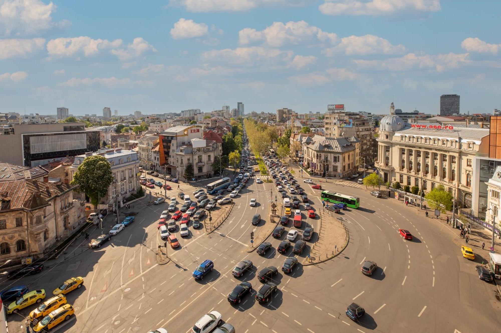 Modern Elegance In The Heart Of The City - romana Square