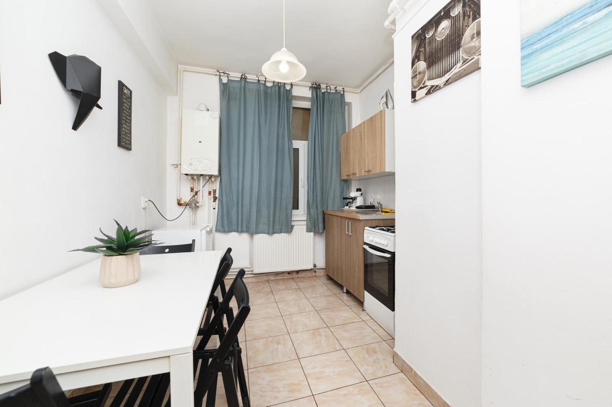 Apartament Color Eugen Carada St Bucureşti