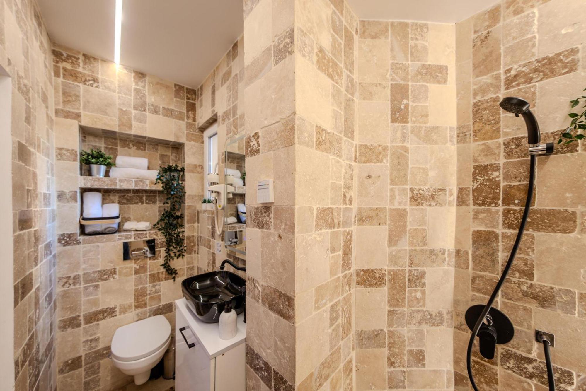 Apartamento Luxury Living: Smart 2br At Unirii Square *