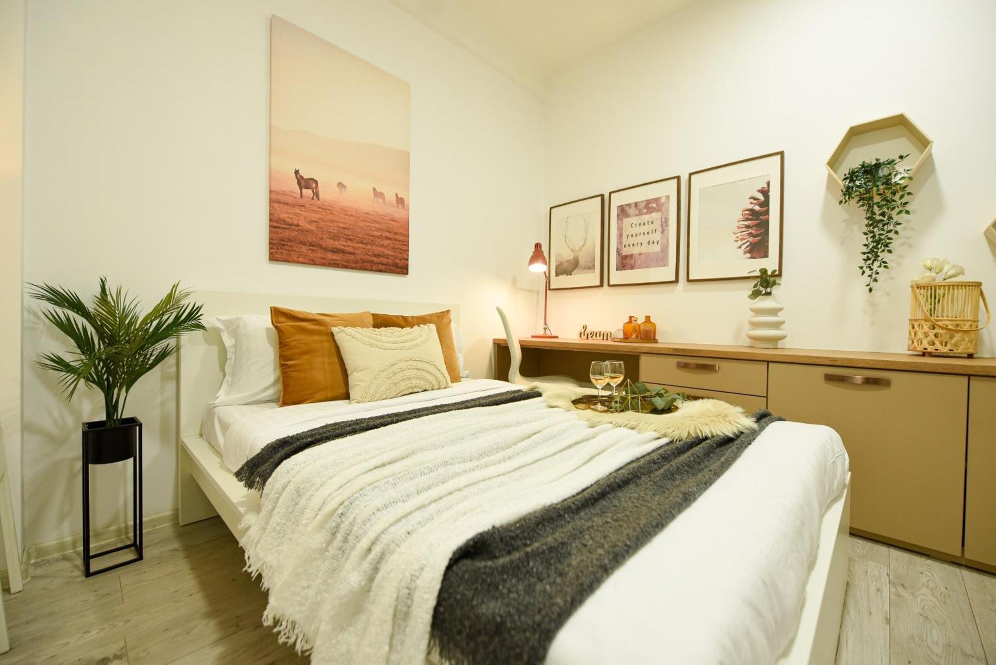 Ideal - Spacious & Modern Near Unirii Square Apartment Bucharest