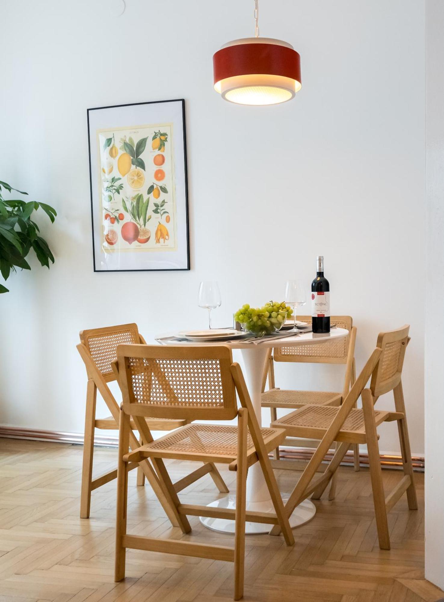 Cismigiu Serenity: 1br Flat With Scenic Balcony *