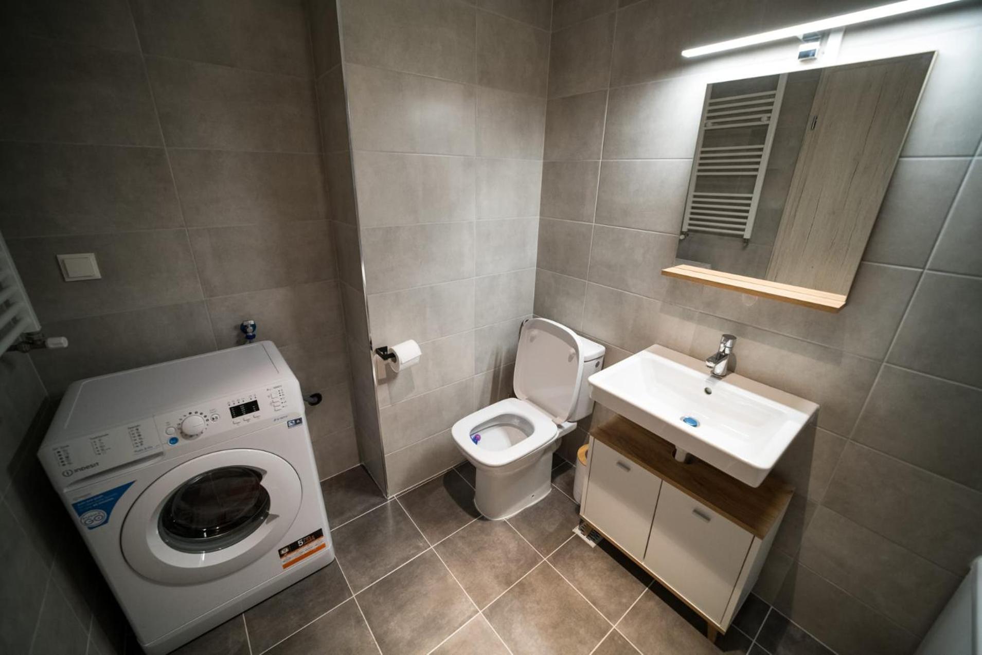 Garsoniera Turquoise Rezidential Moghioros Park Apartment
