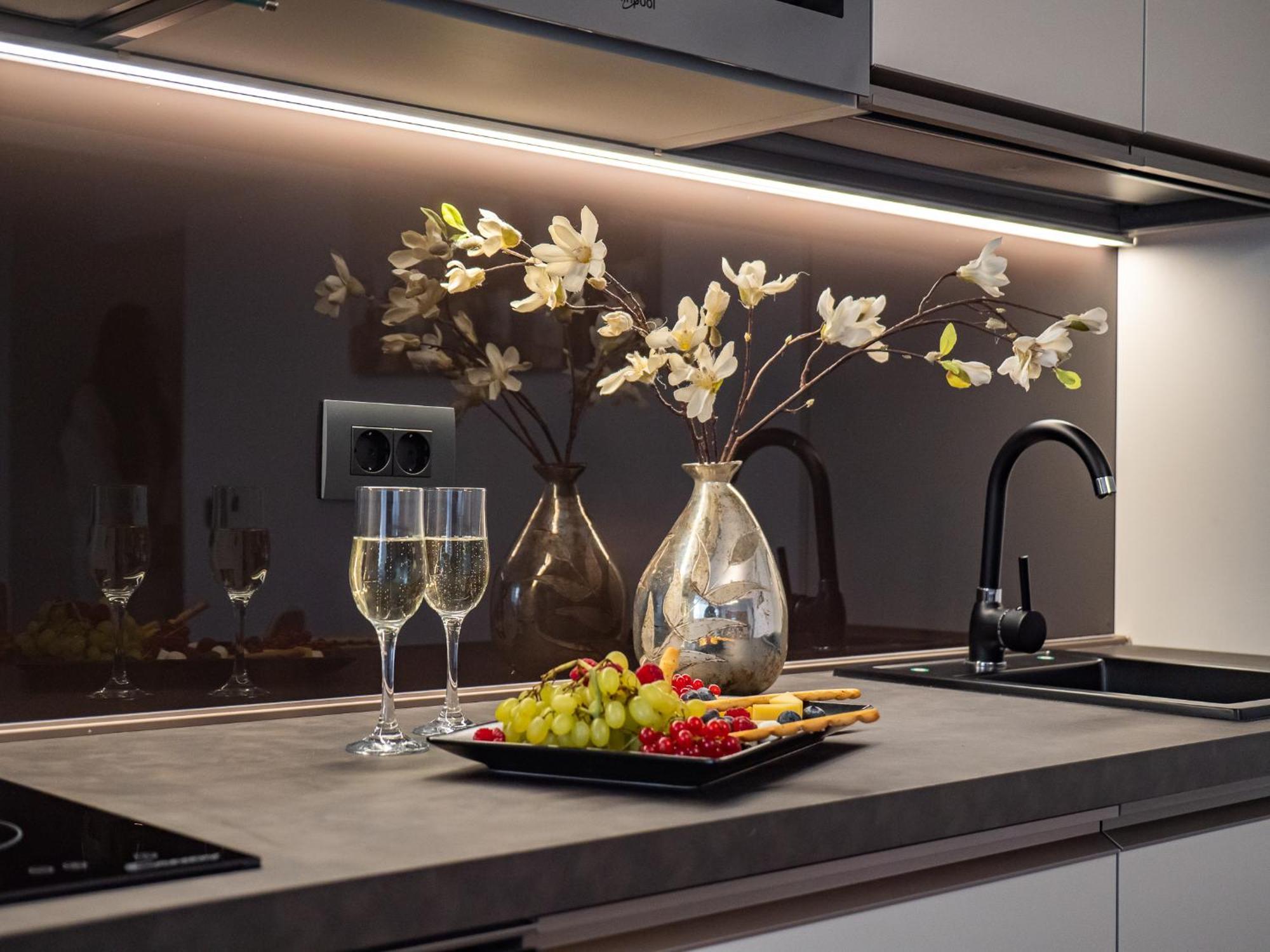 Novos Cityscape Serenity Apartment