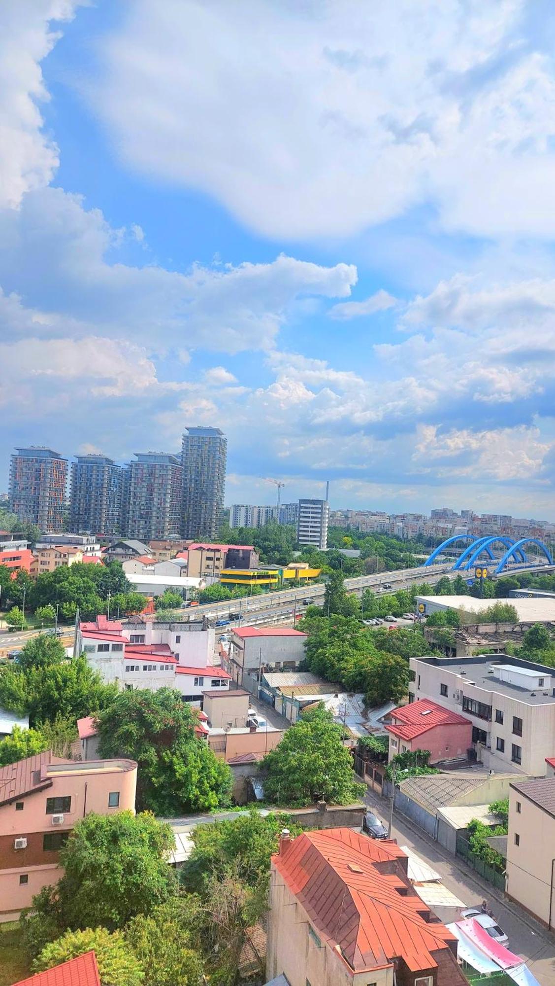 Vitan Oasis ---free Secured Private Parking---self Check-in-- Apartament *