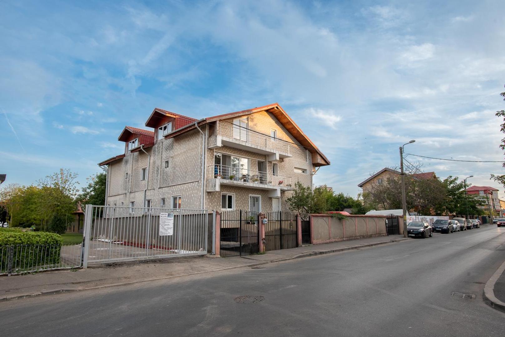 5 Bedrooms Luxury * Bucharest
