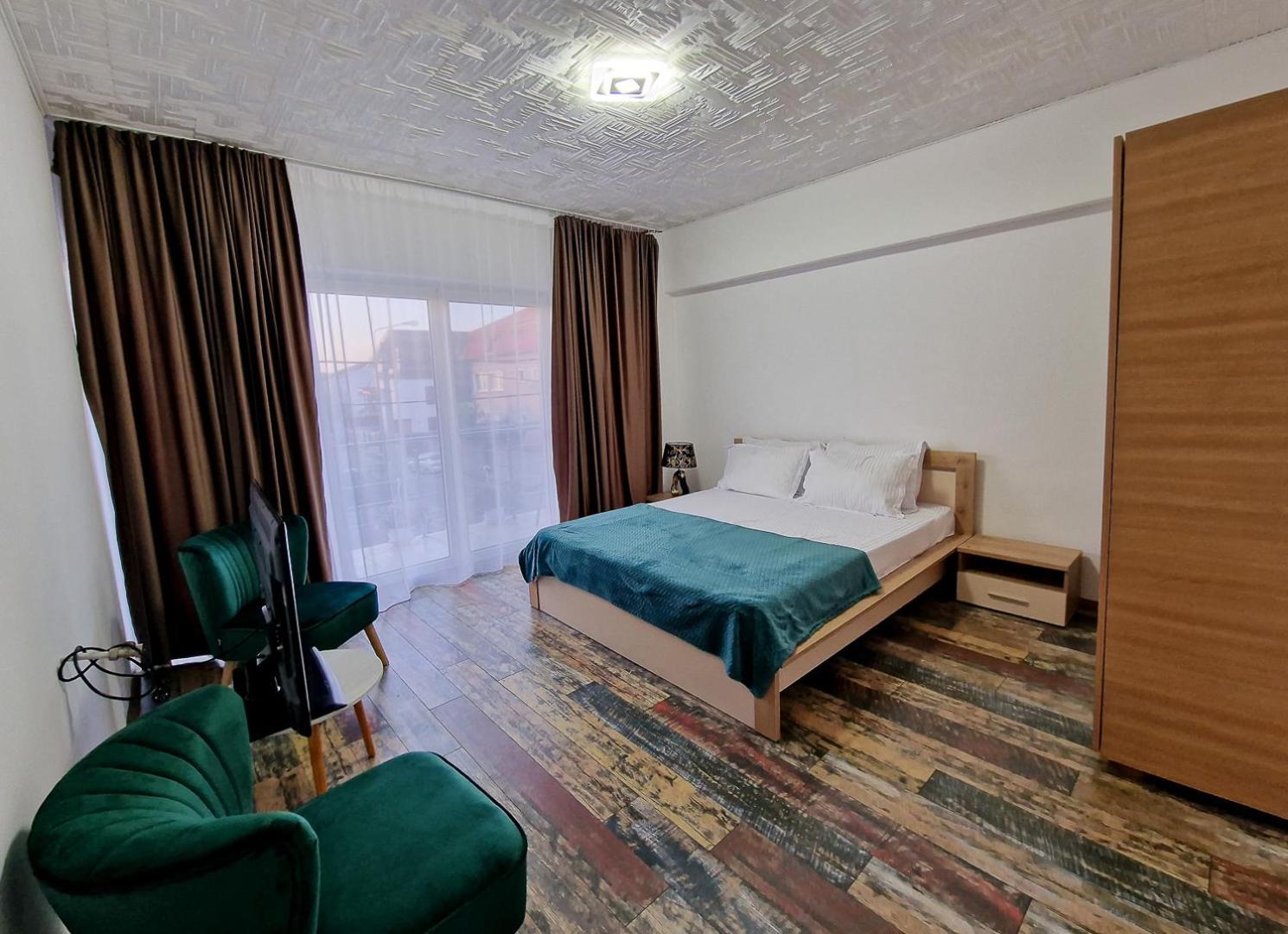 5 Bedrooms Luxury Bucharest