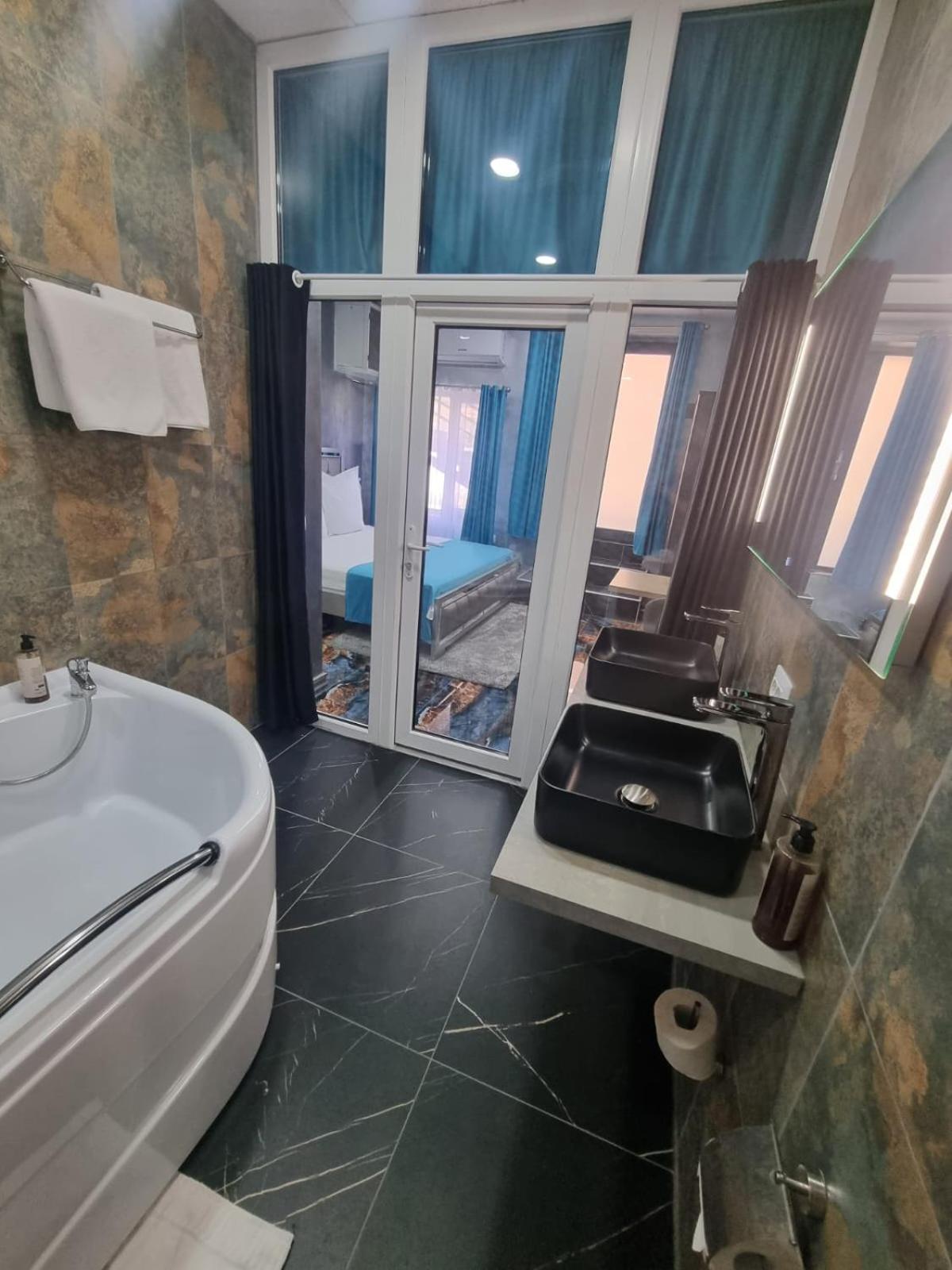 Poet Palace 4* Bucureşti