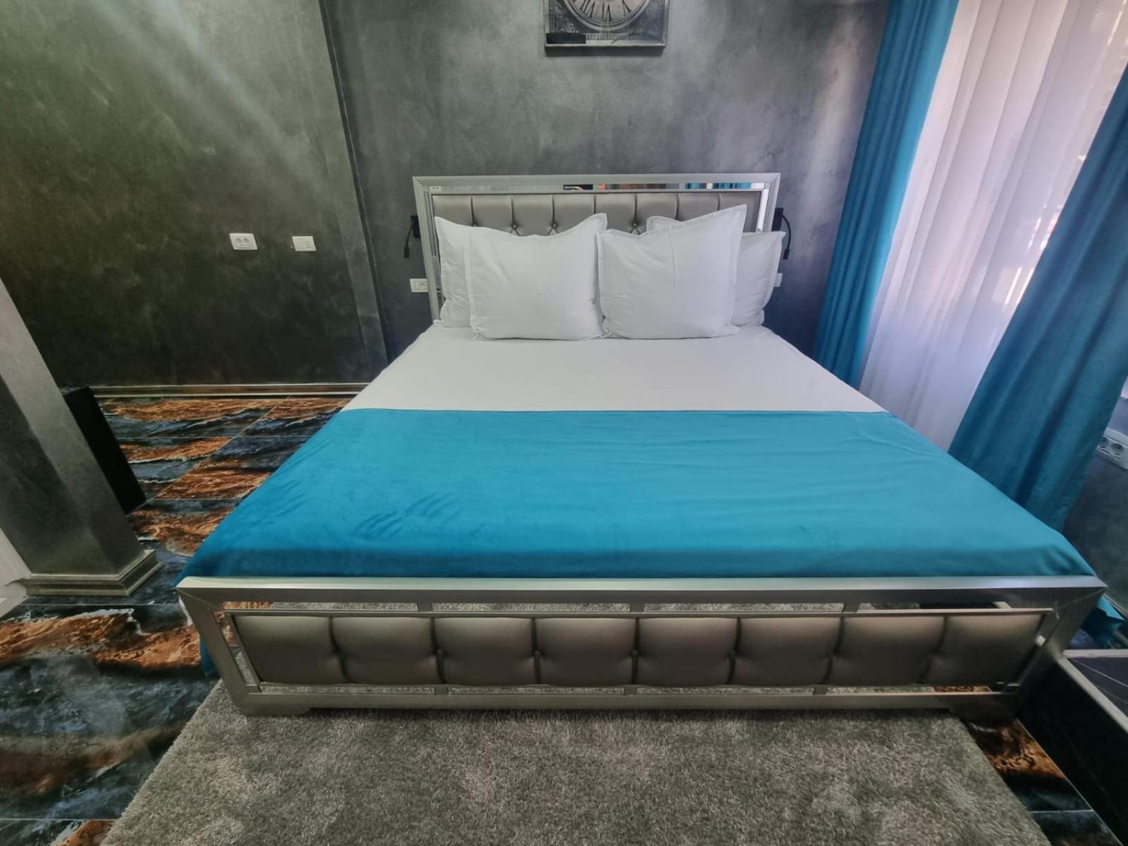 Poet Palace 4*