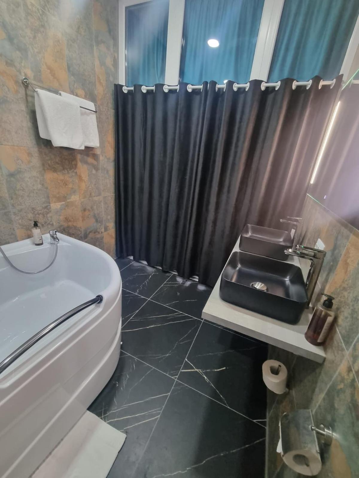 Poet Palace 4*