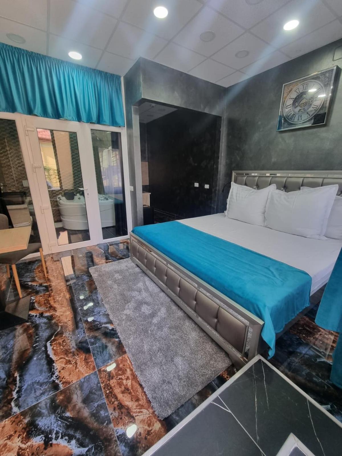 Poet Palace Hotel 4*