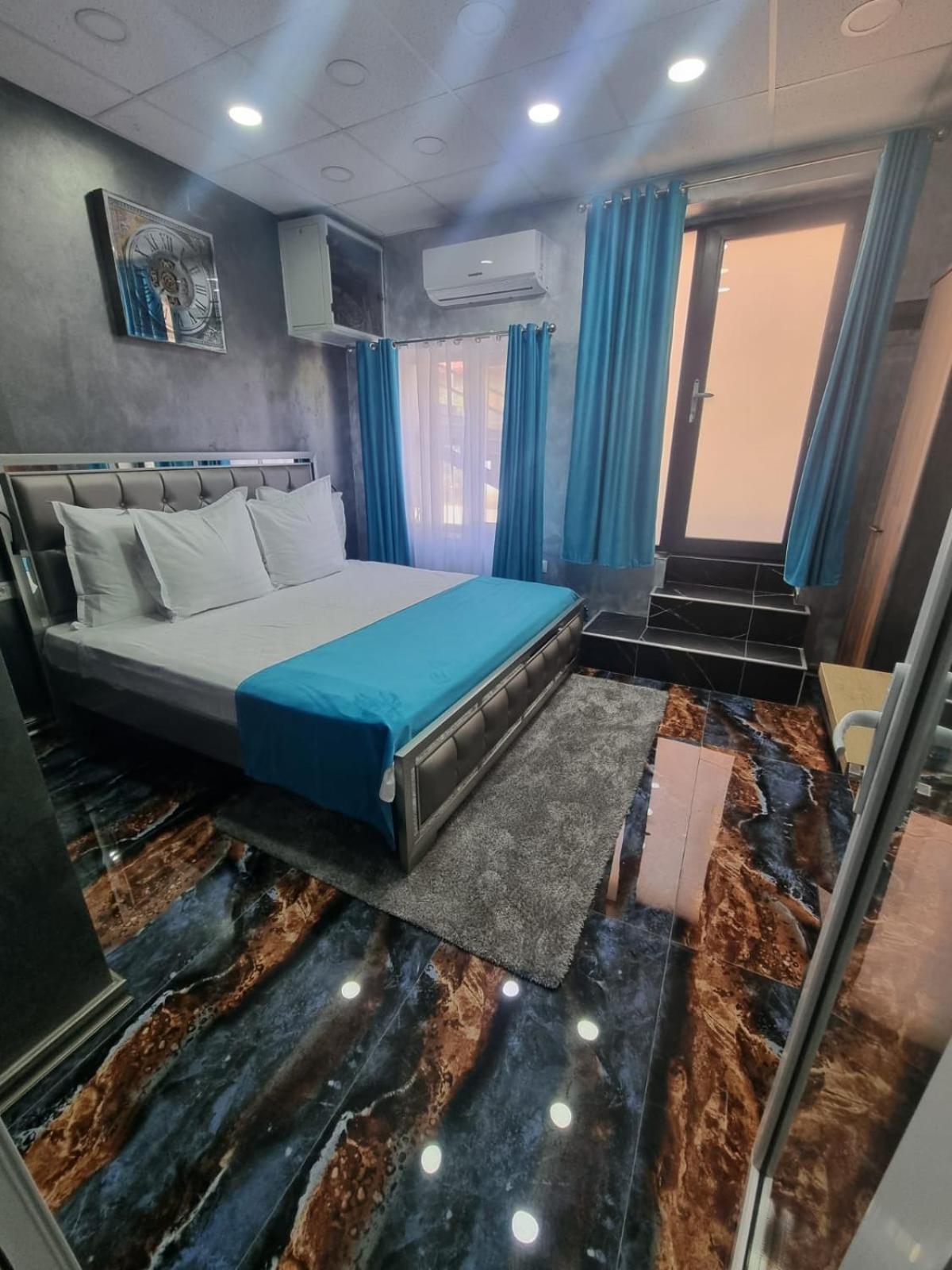 Poet Palace Hotel 4*