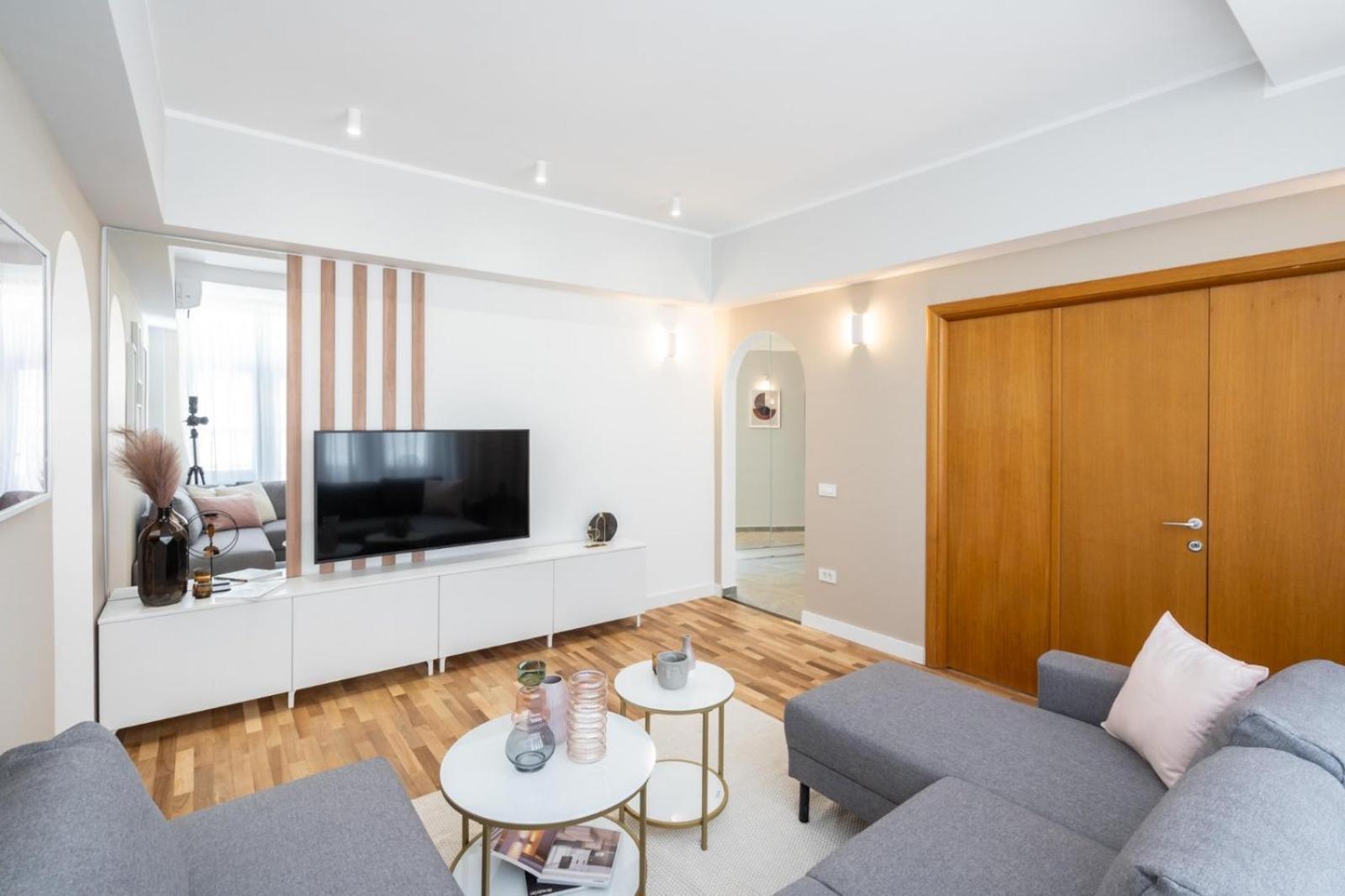 Old Town Bucharest, Lovely 2 Bedrooms Apartment Bucharest