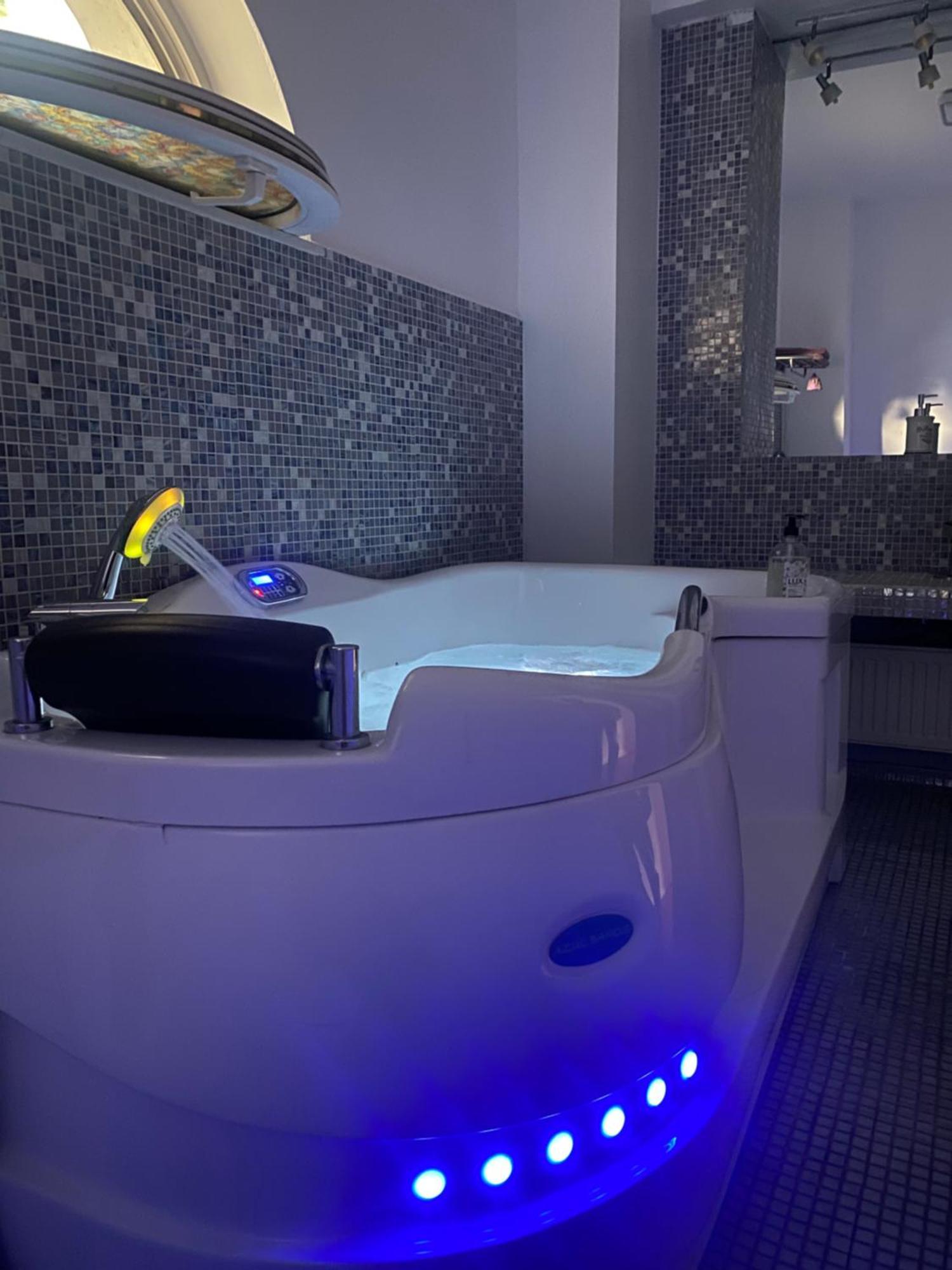 Luxuria Hotel de apartamente