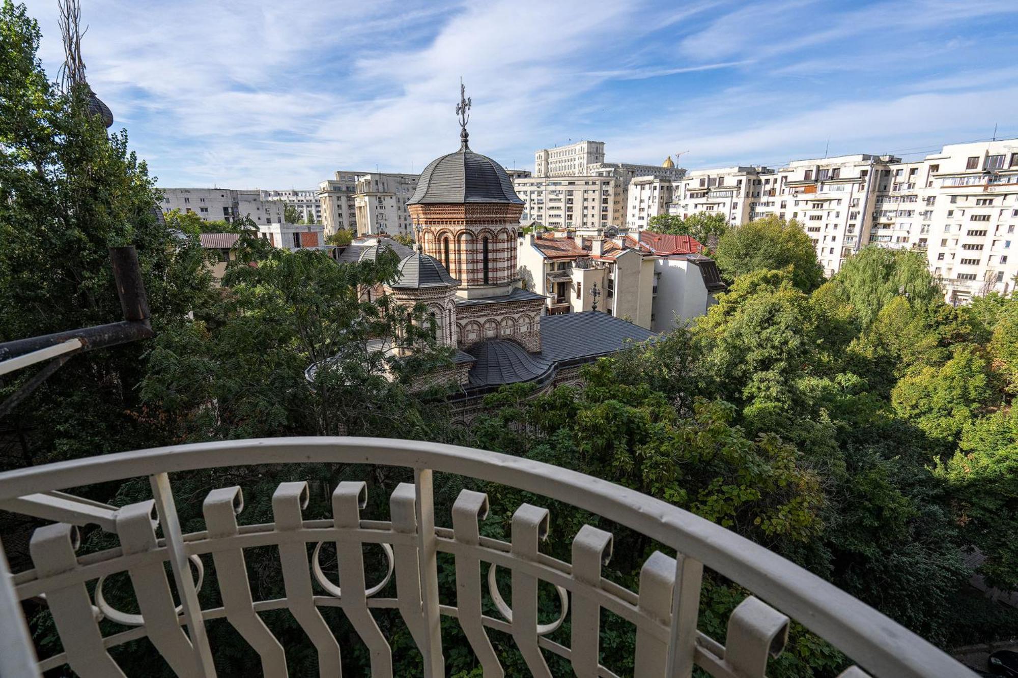 Old Center River View-4br-parliament-metro-park Apartment *