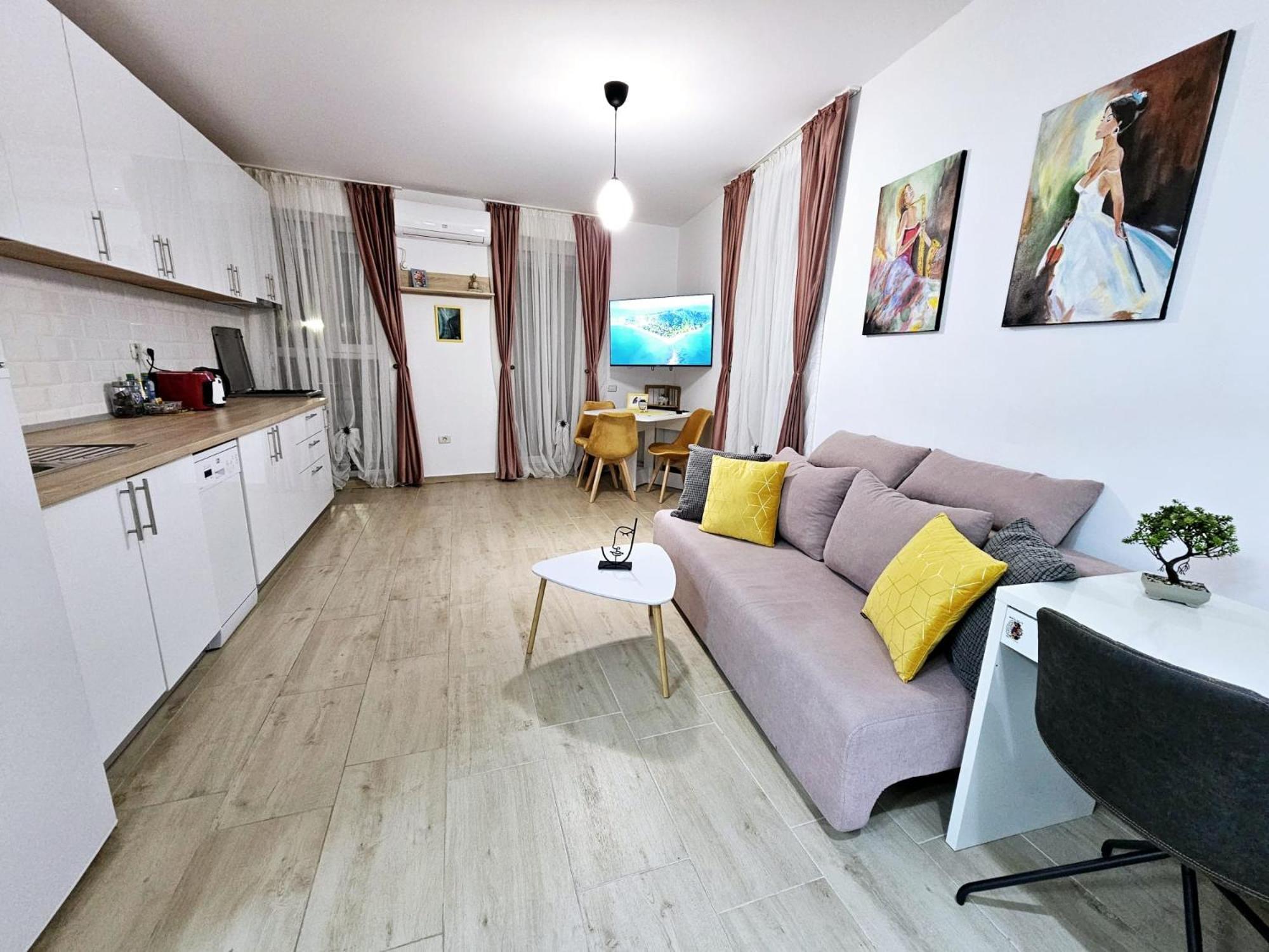 Lovely New Balcony Cismigiu Park - Pop5 Apartament *
