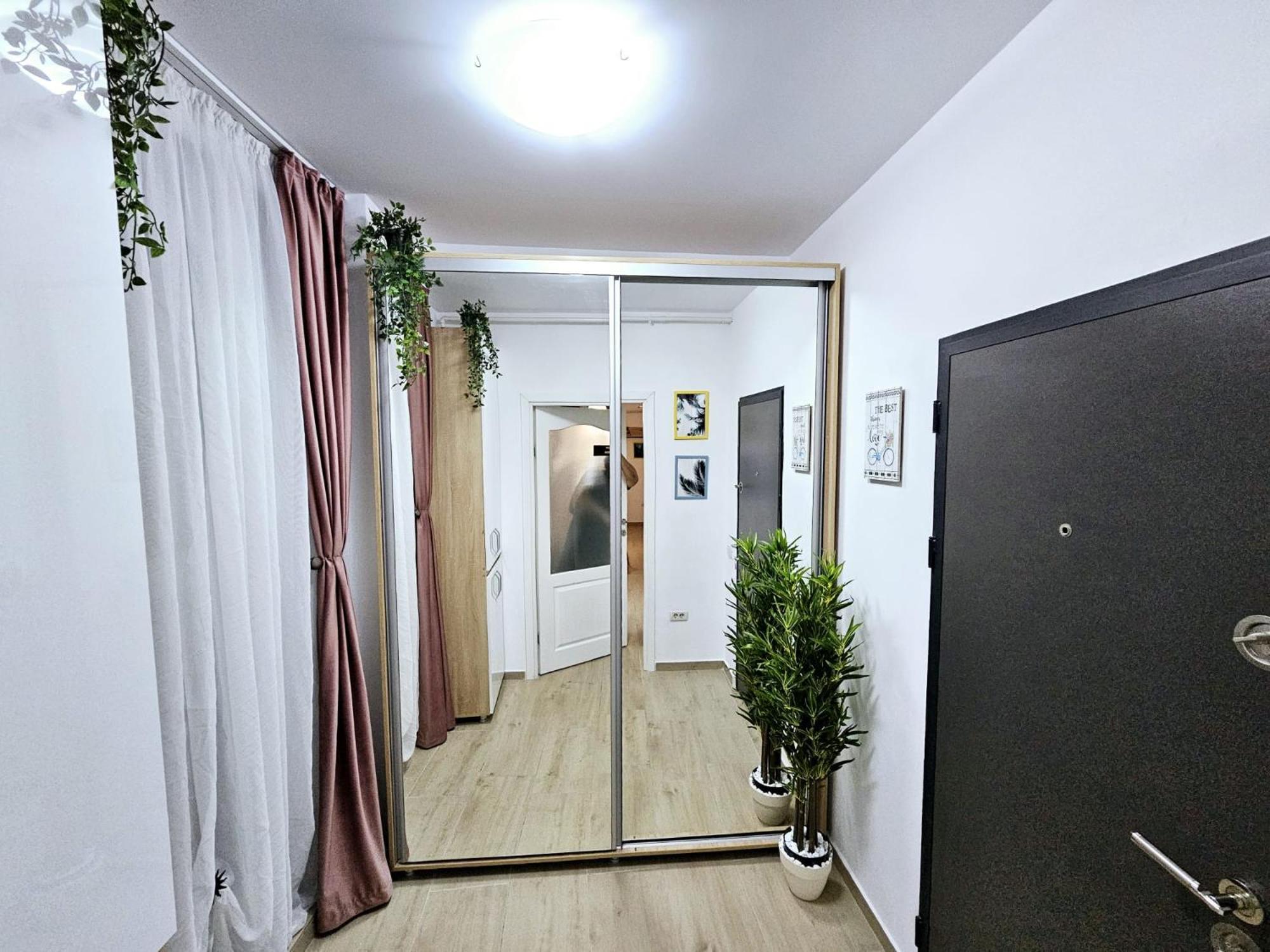 Lovely New Balcony Cismigiu Park - Pop5 Apartament Bucureşti