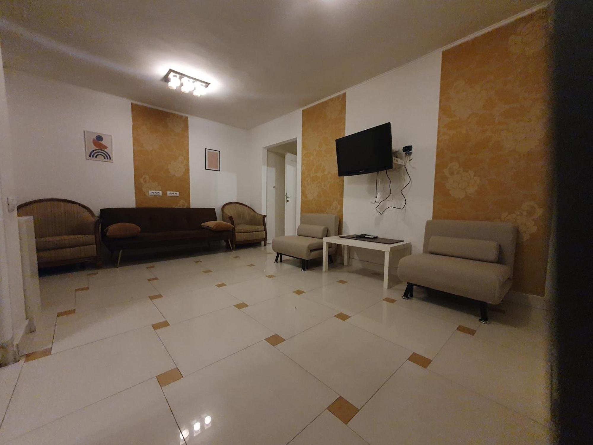2br With Balcony - Italian Church & View Apartment