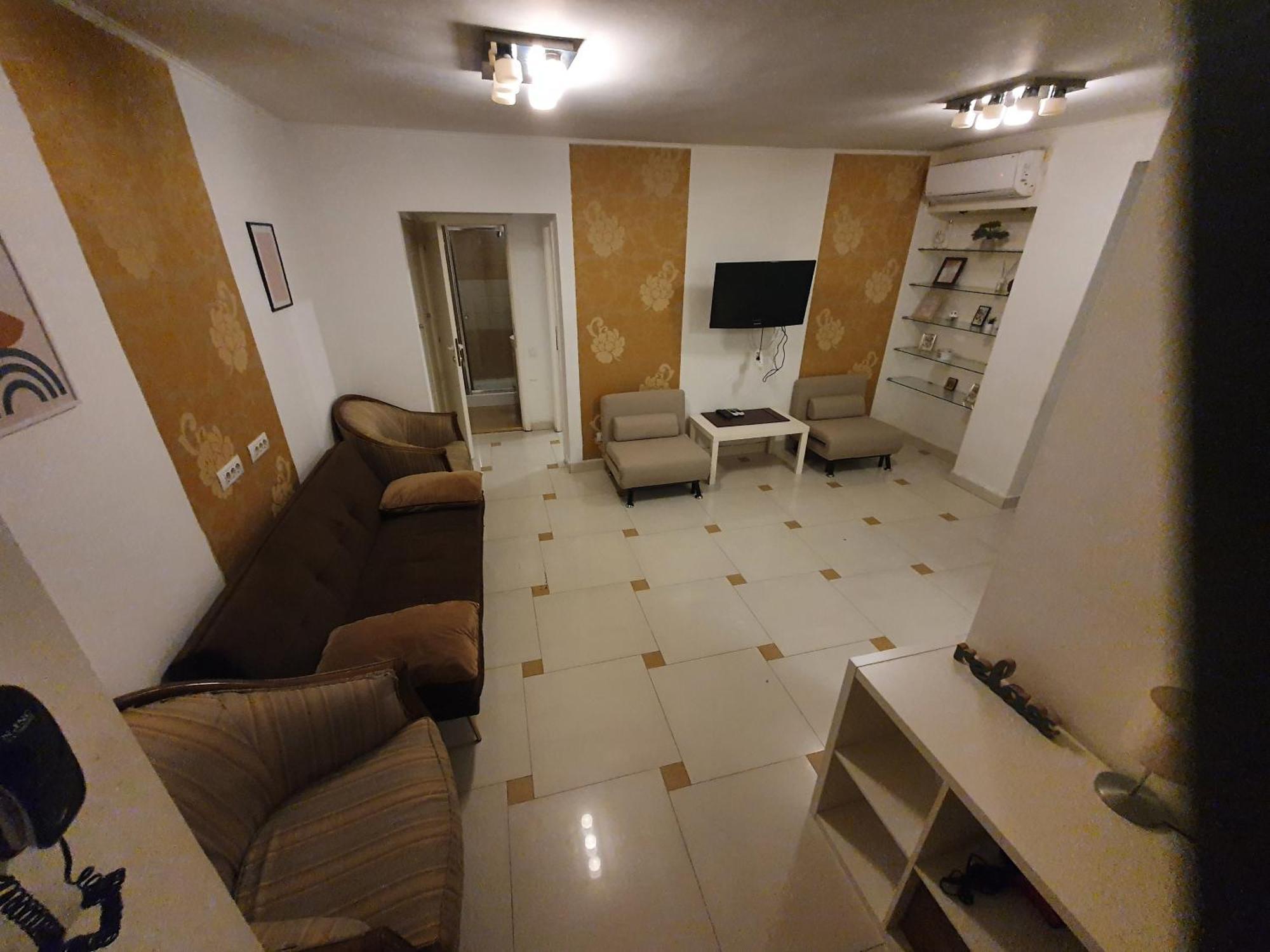 2 Camere, Ultracentral, Piata Universitatii * Bucureşti