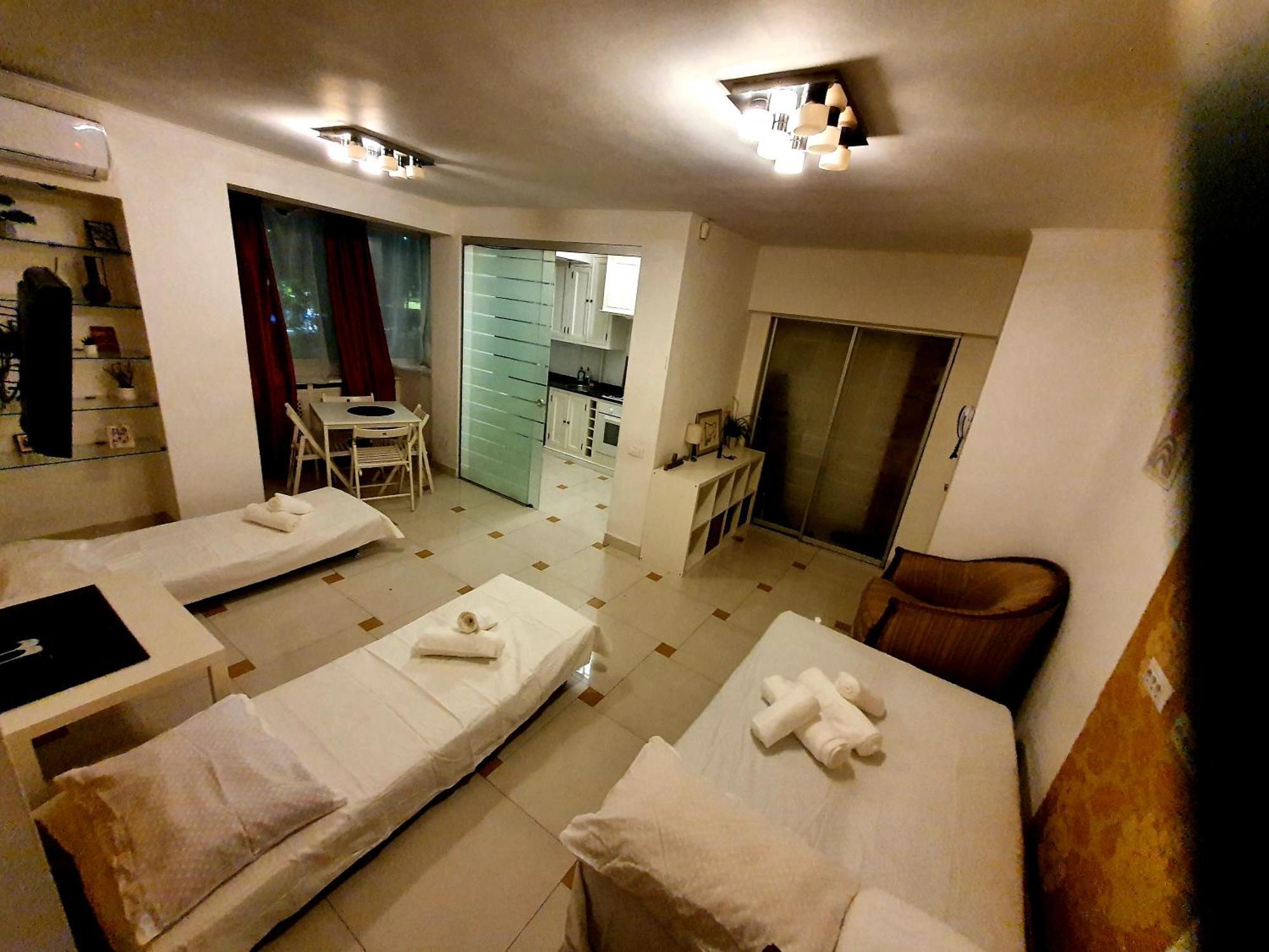 2 Camere, Ultracentral, Piata Universitatii Bucureşti