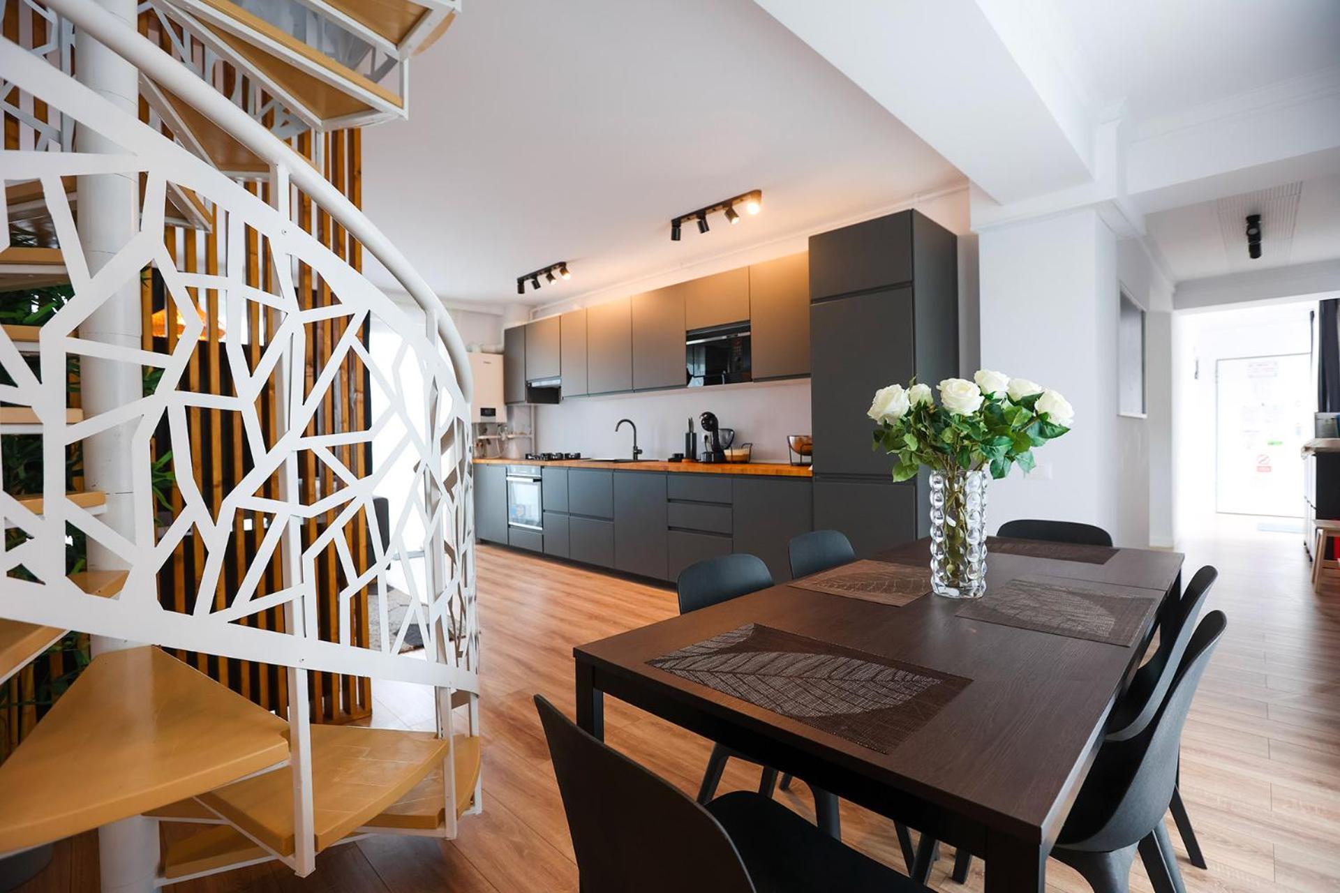 Dec Apartament *