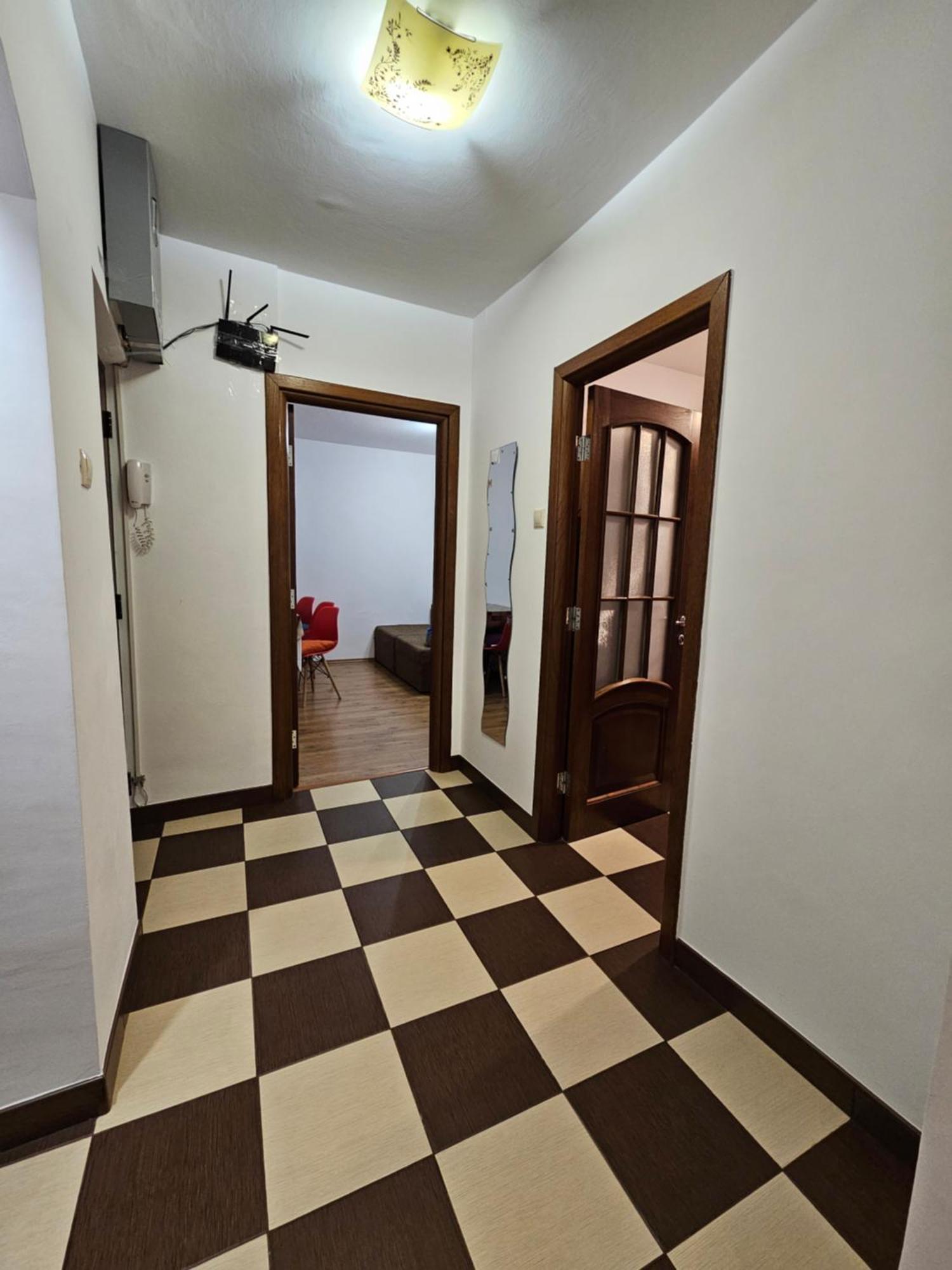 Cosy Close To Center With Parking Lot Bucareste