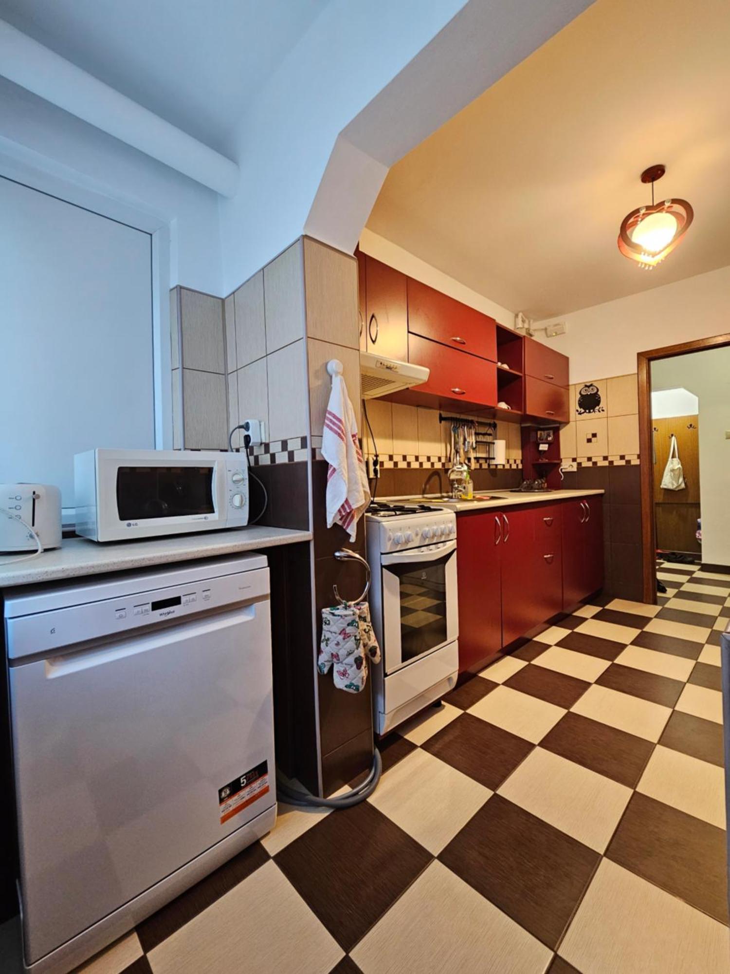 Apartamento Cosy Close To Center With Parking Lot *