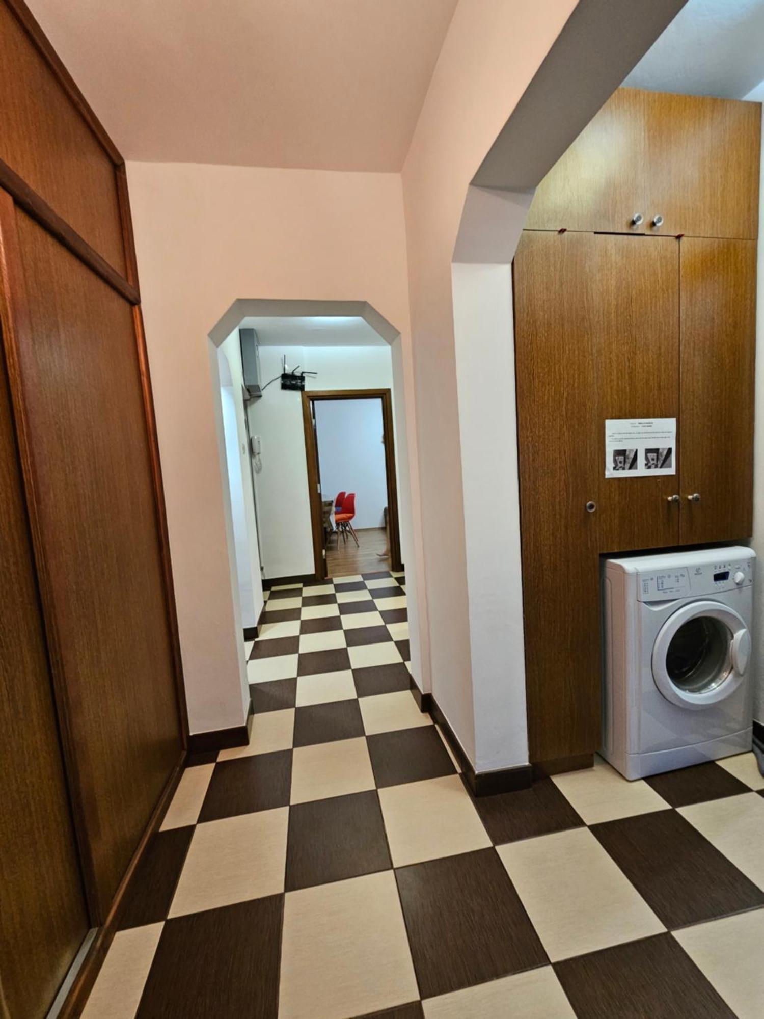 Cosy Close To Center With Parking Lot Apartamento Bucareste