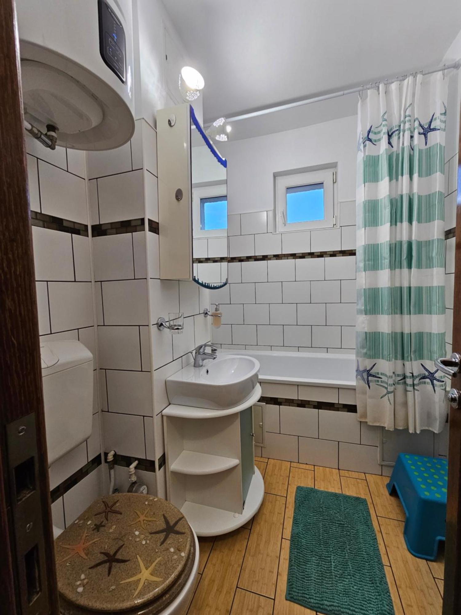 Cosy Close To Center With Parking Lot Bucareste