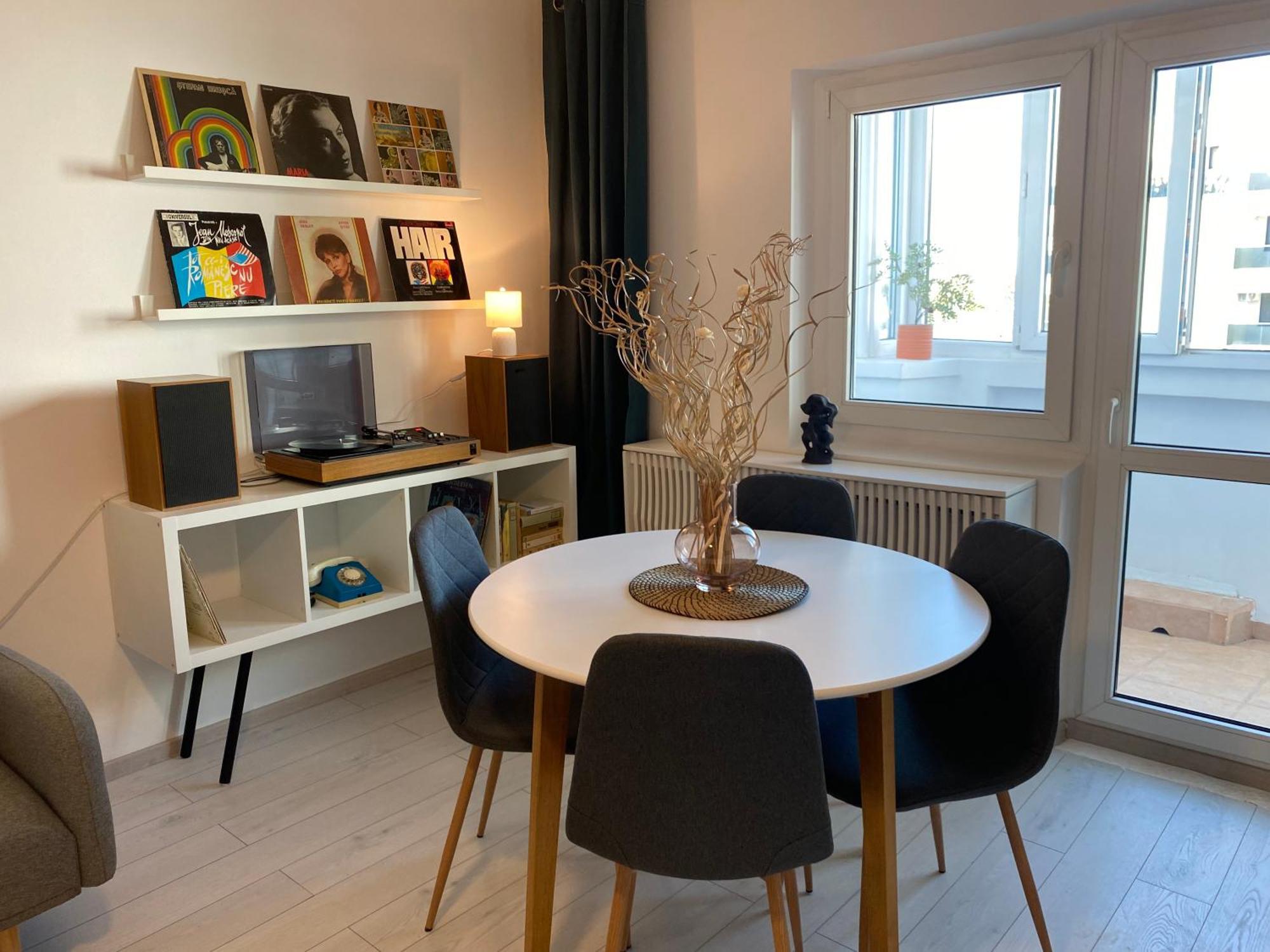 Apartamento Evan Cozy Flat With Balcony & Parking, 13 September