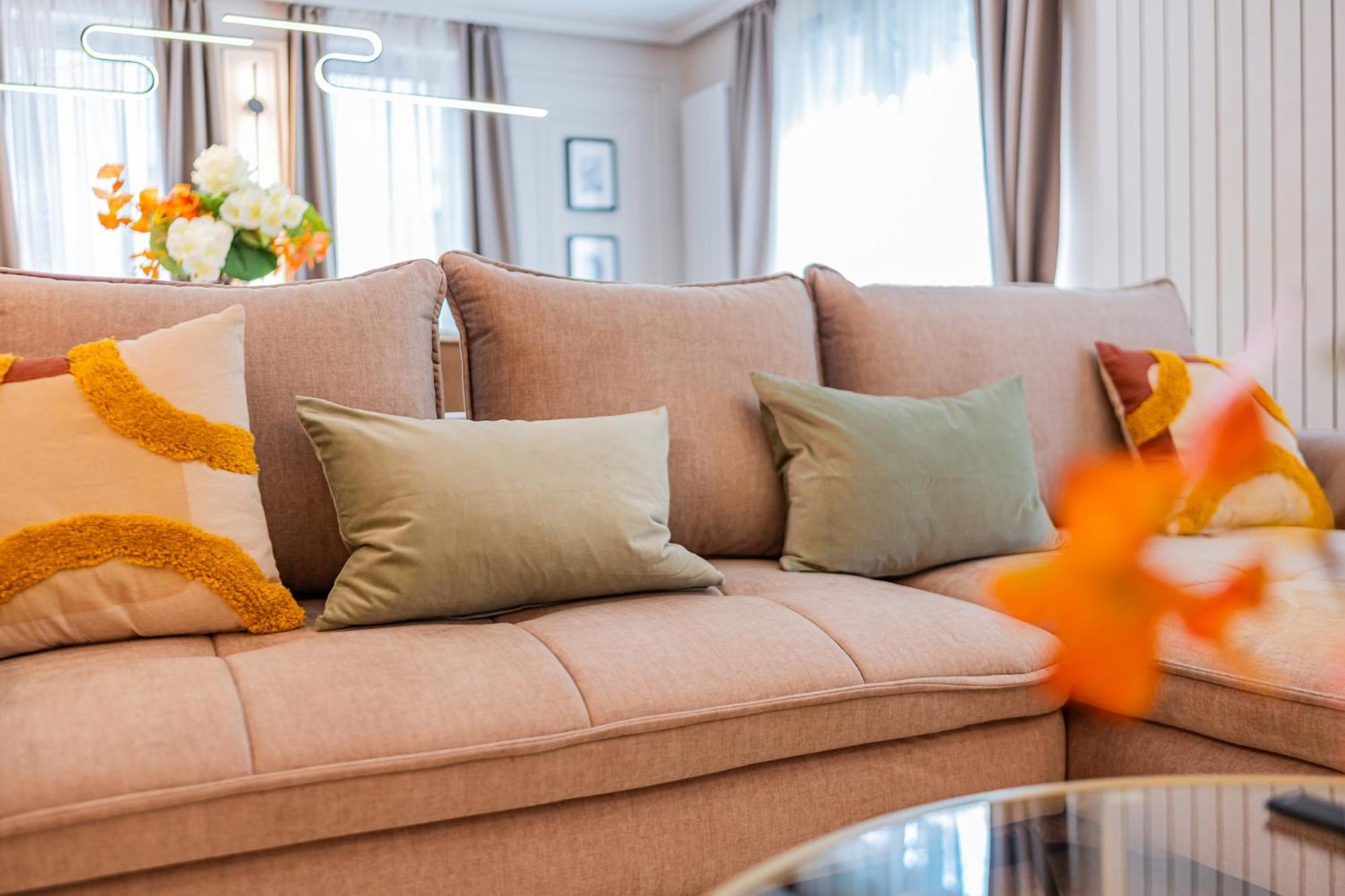 Pink Perfection - One-bedroom Gemstone Oasis Apartment