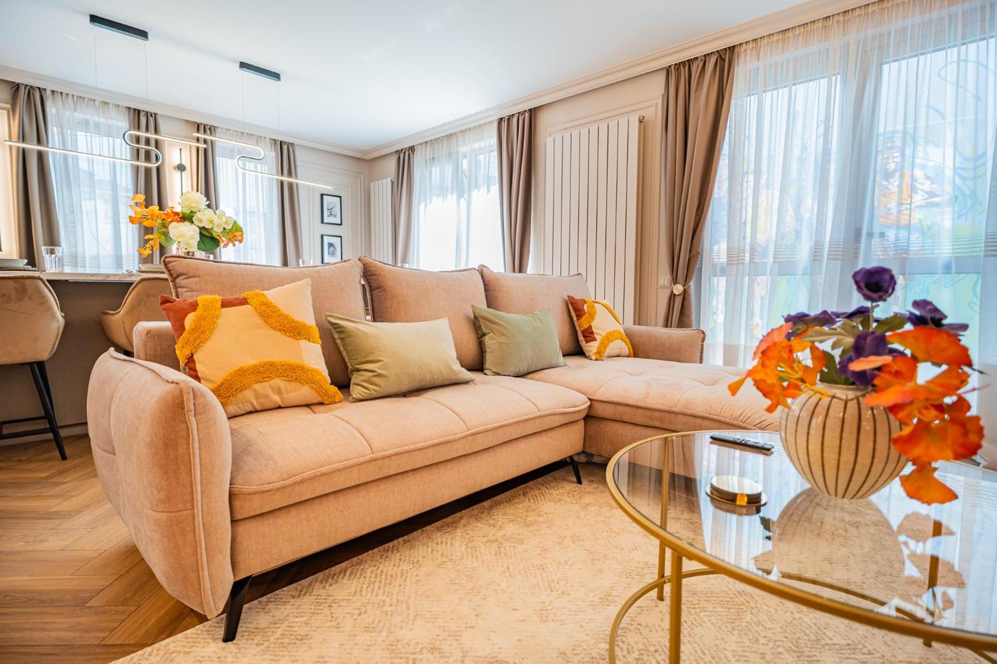 Apartment Pink Perfection - One-bedroom Gemstone Oasis *
