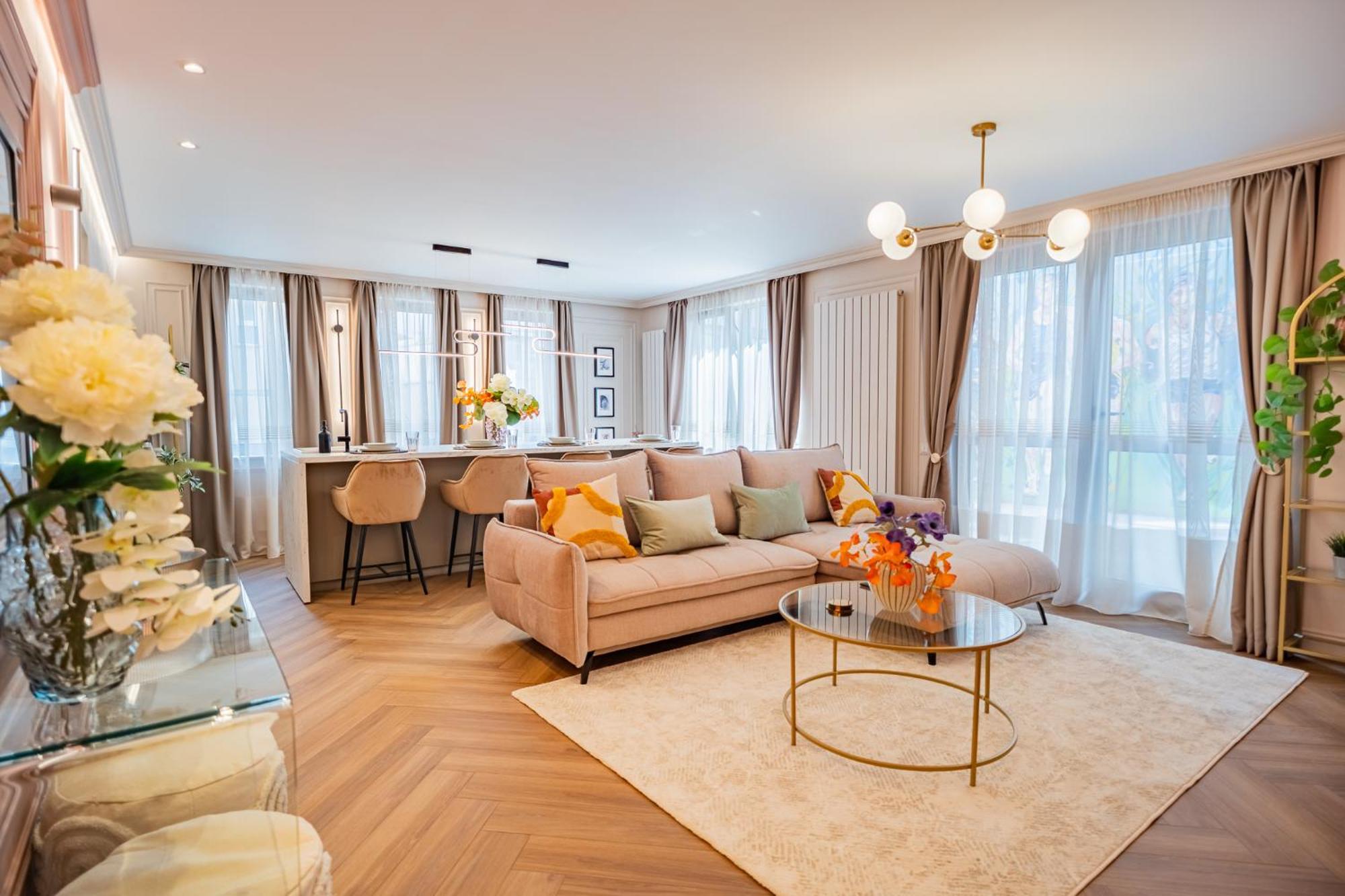 Pink Perfection - One-bedroom Gemstone Oasis Bucharest